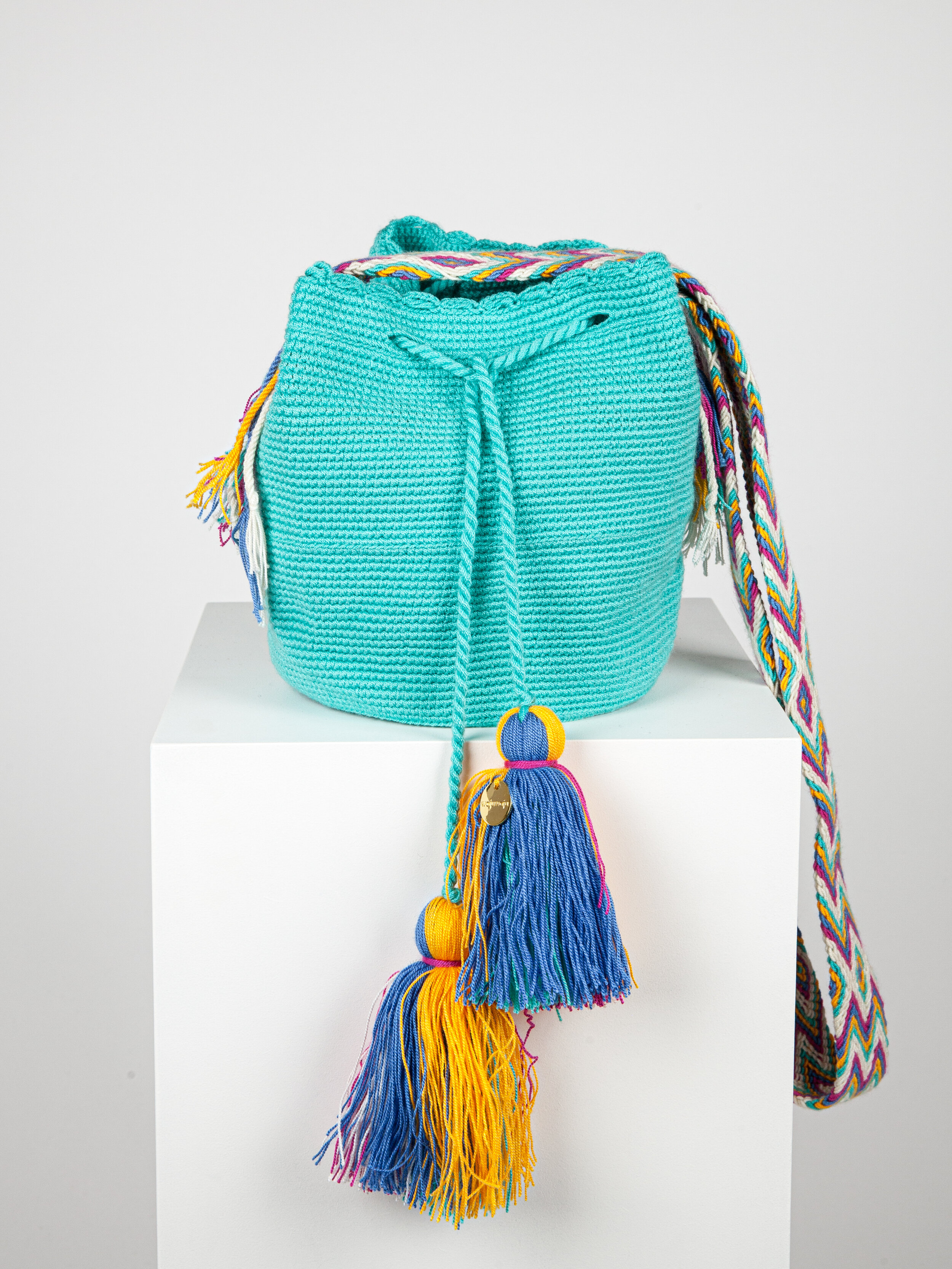 MEDIUM WAYUU UNI-COLOUR BAG - BABY BLUE