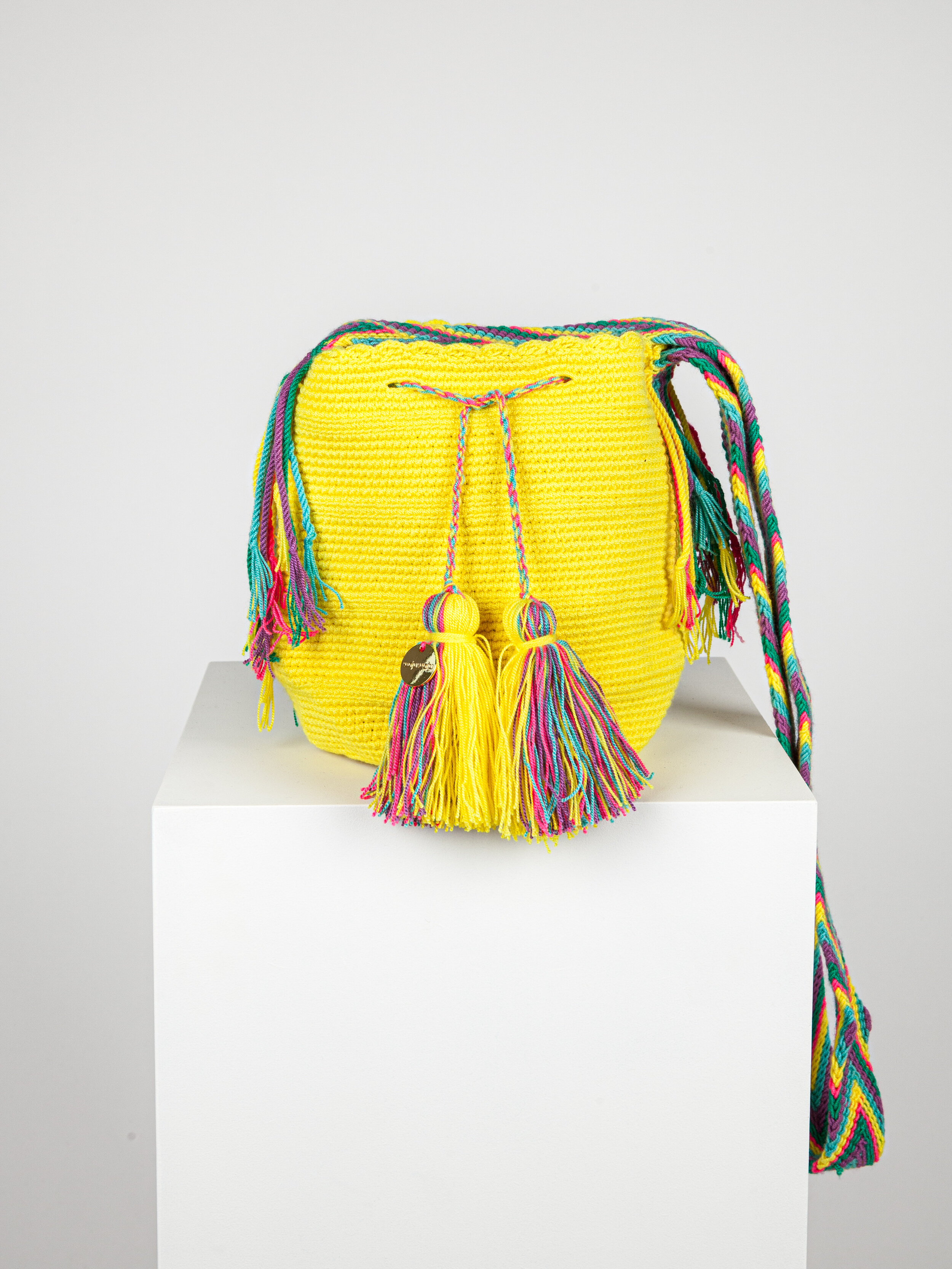 MEDIUM WAYUU UNI-COLOUR BAG - BRIGHT YELLOW