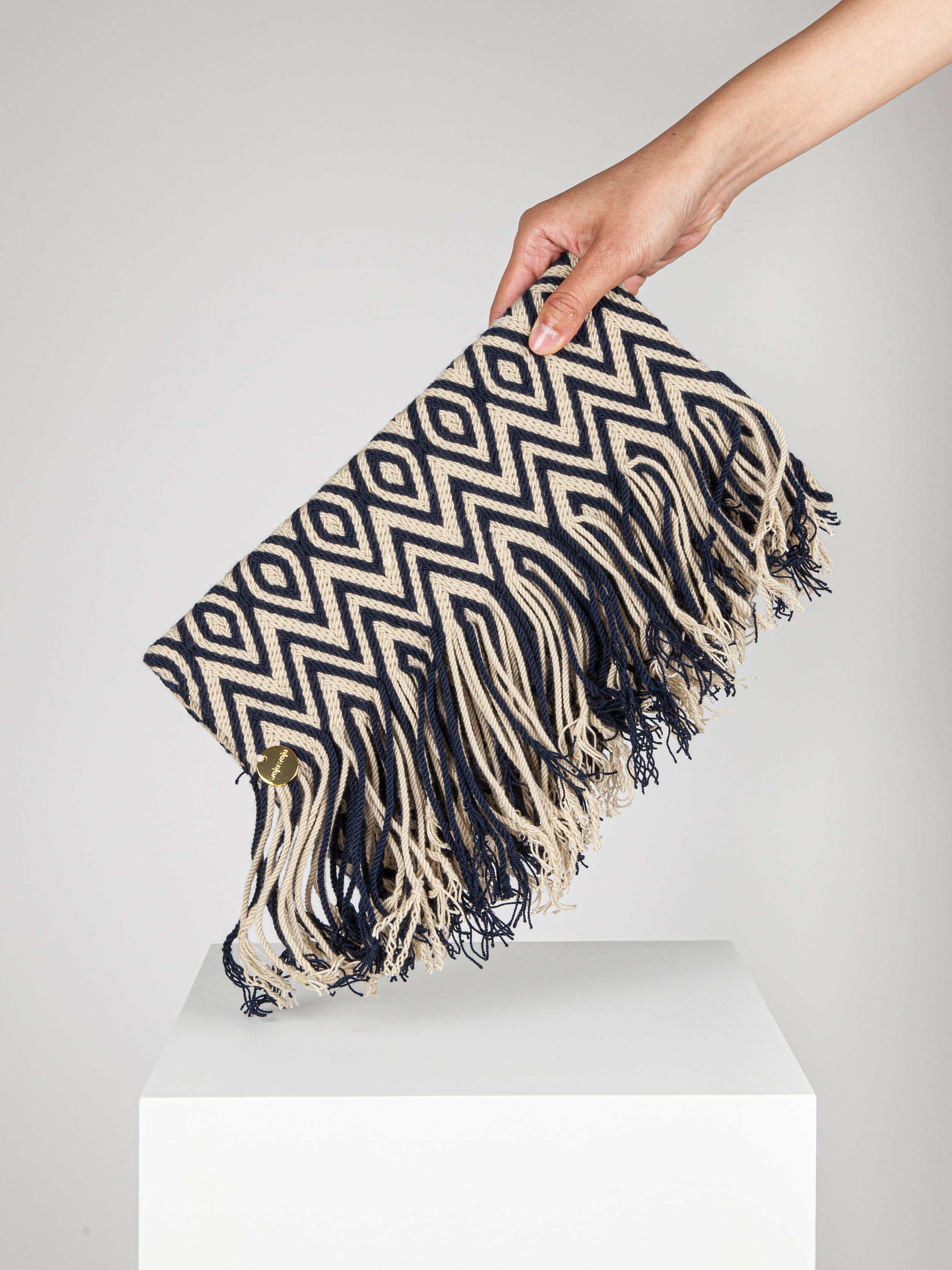 WAYUU CLUTCH - BLACK / BEIGE RHOMBUS 