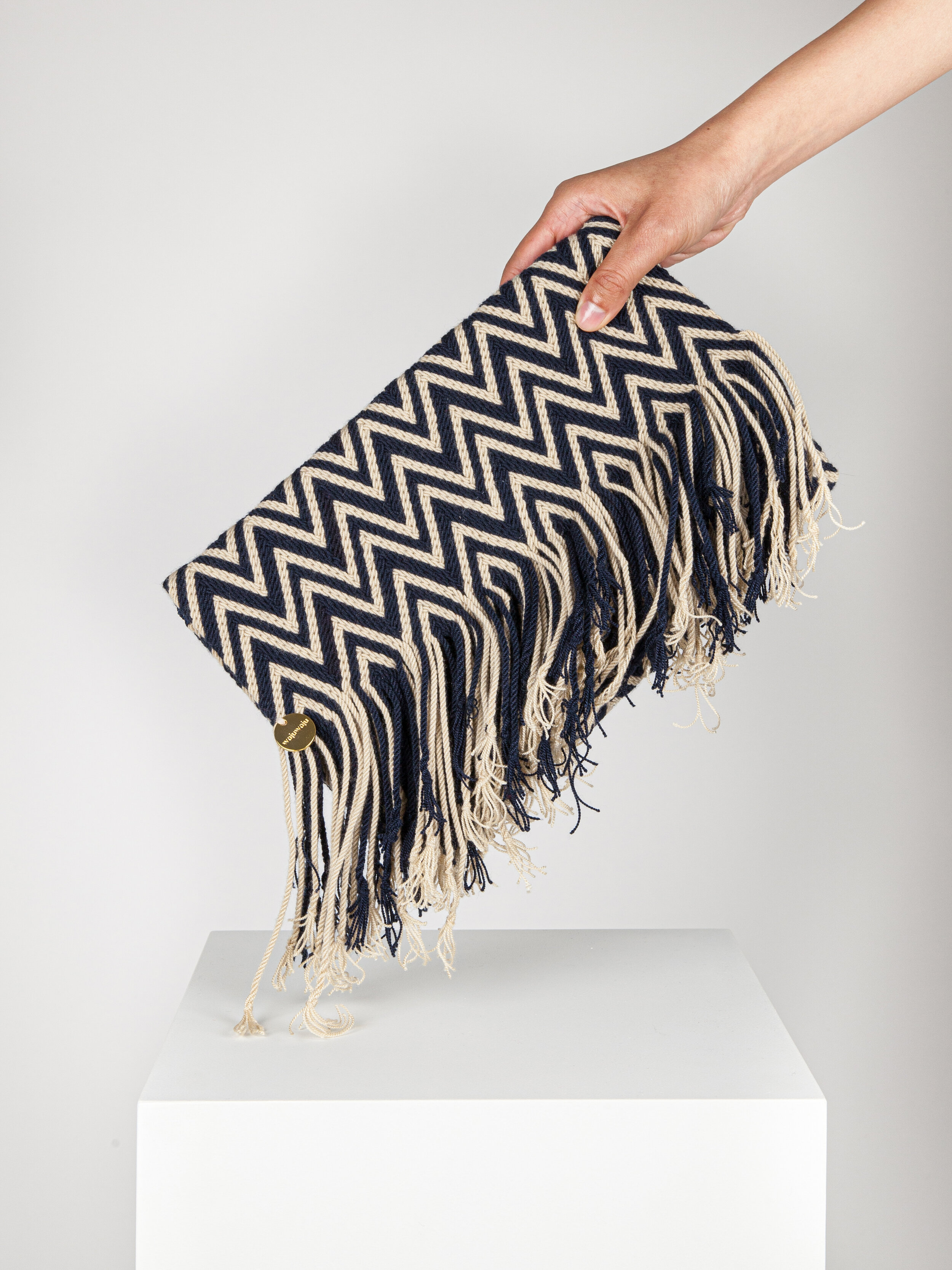WAYUU CLUTCH - NAVY BLUE