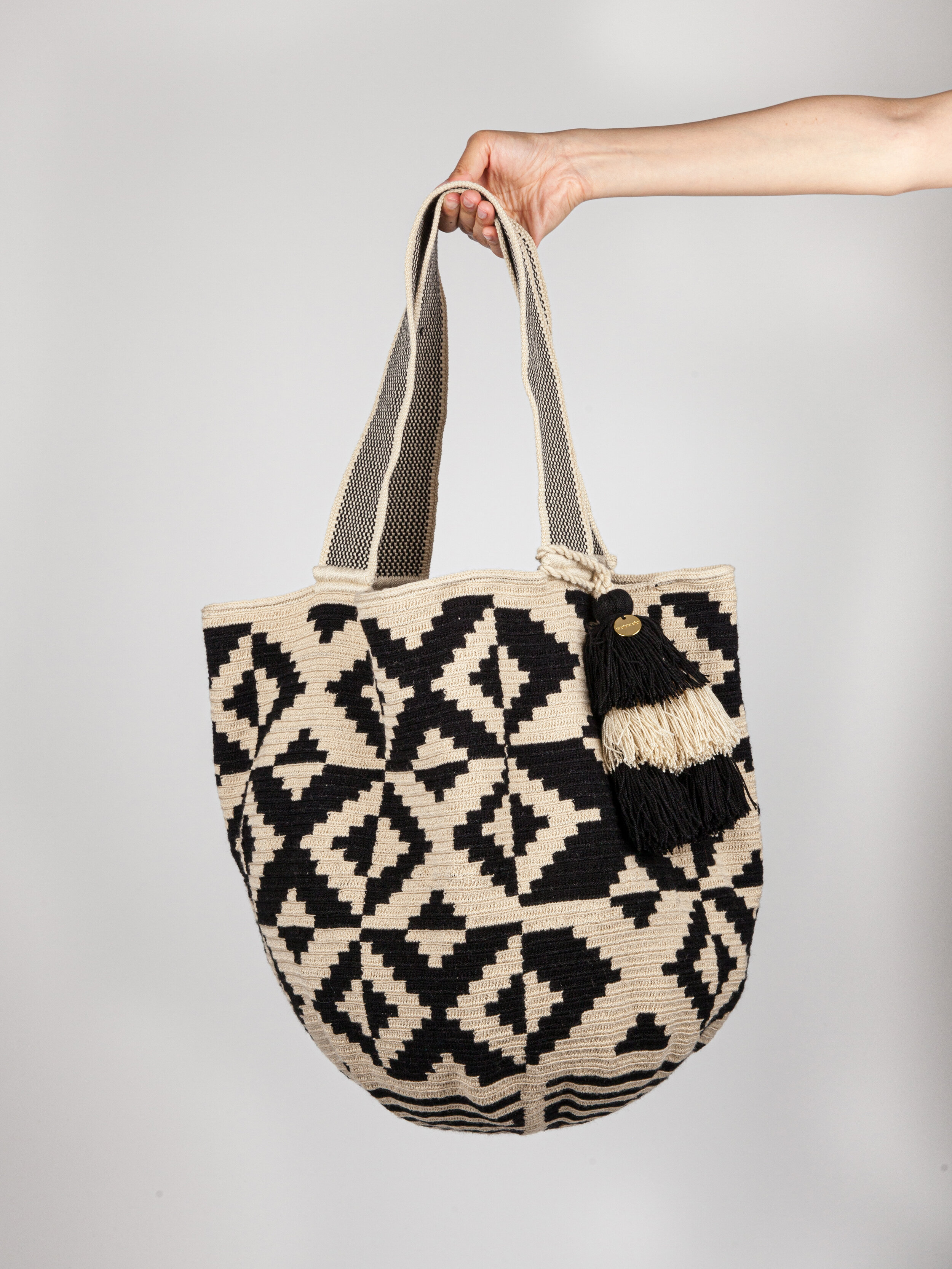 WAYUU ZUZU BAG - BLACK AND BEIGE