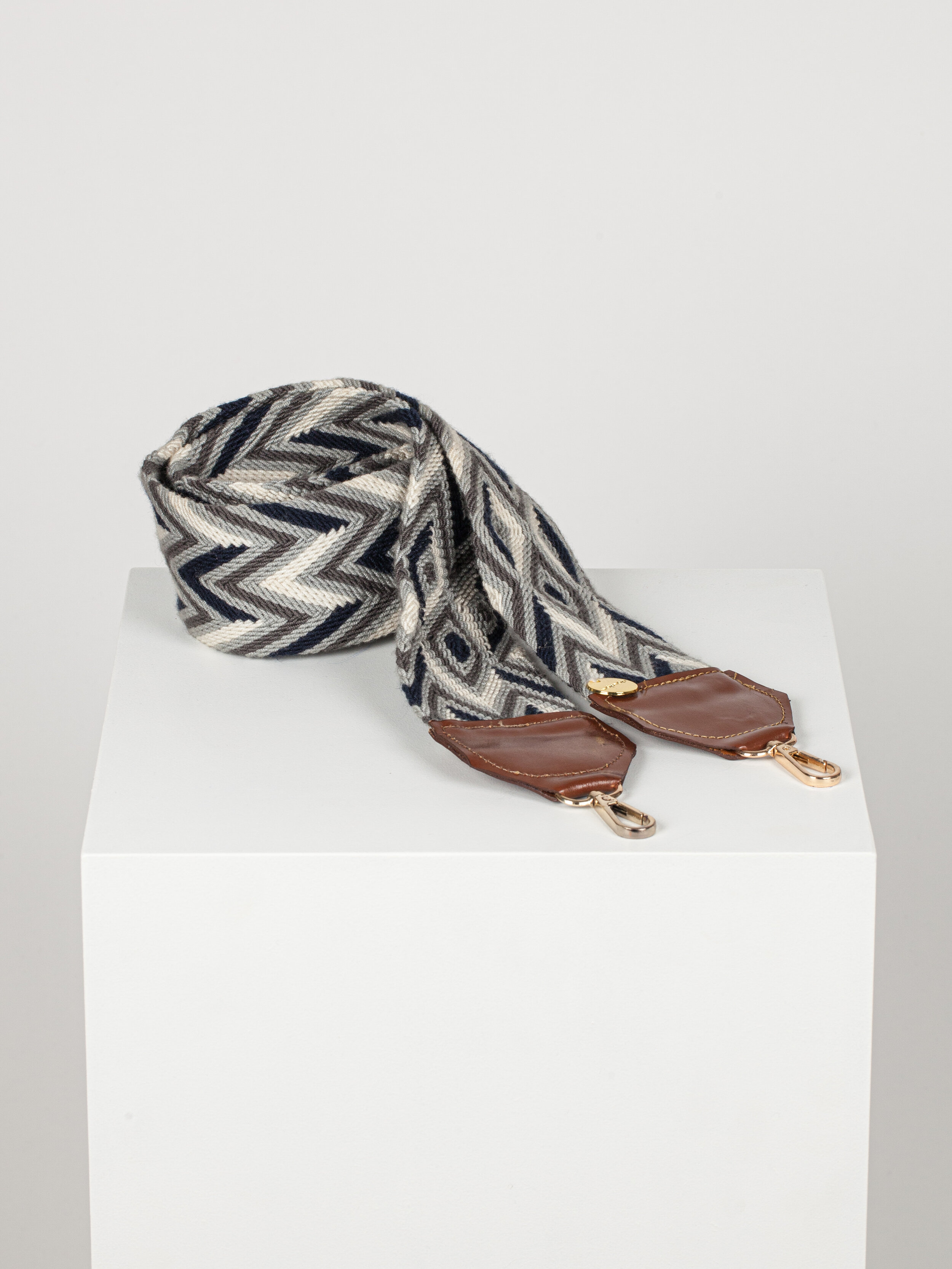 WAYUU STRAP - GREY / WHITE