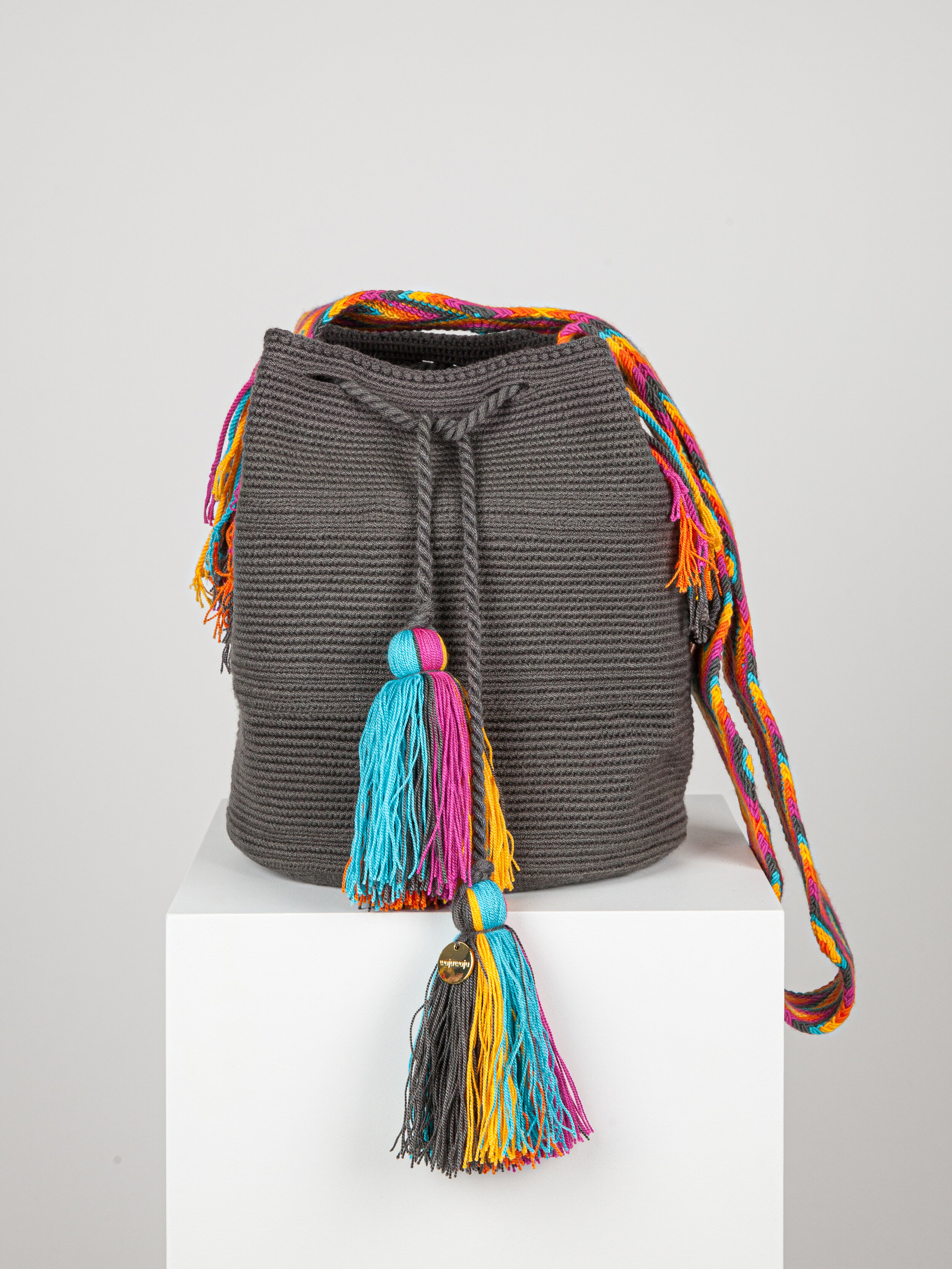 LARGE WAYUU UNI-COLOUR BAG - DARK GREY 