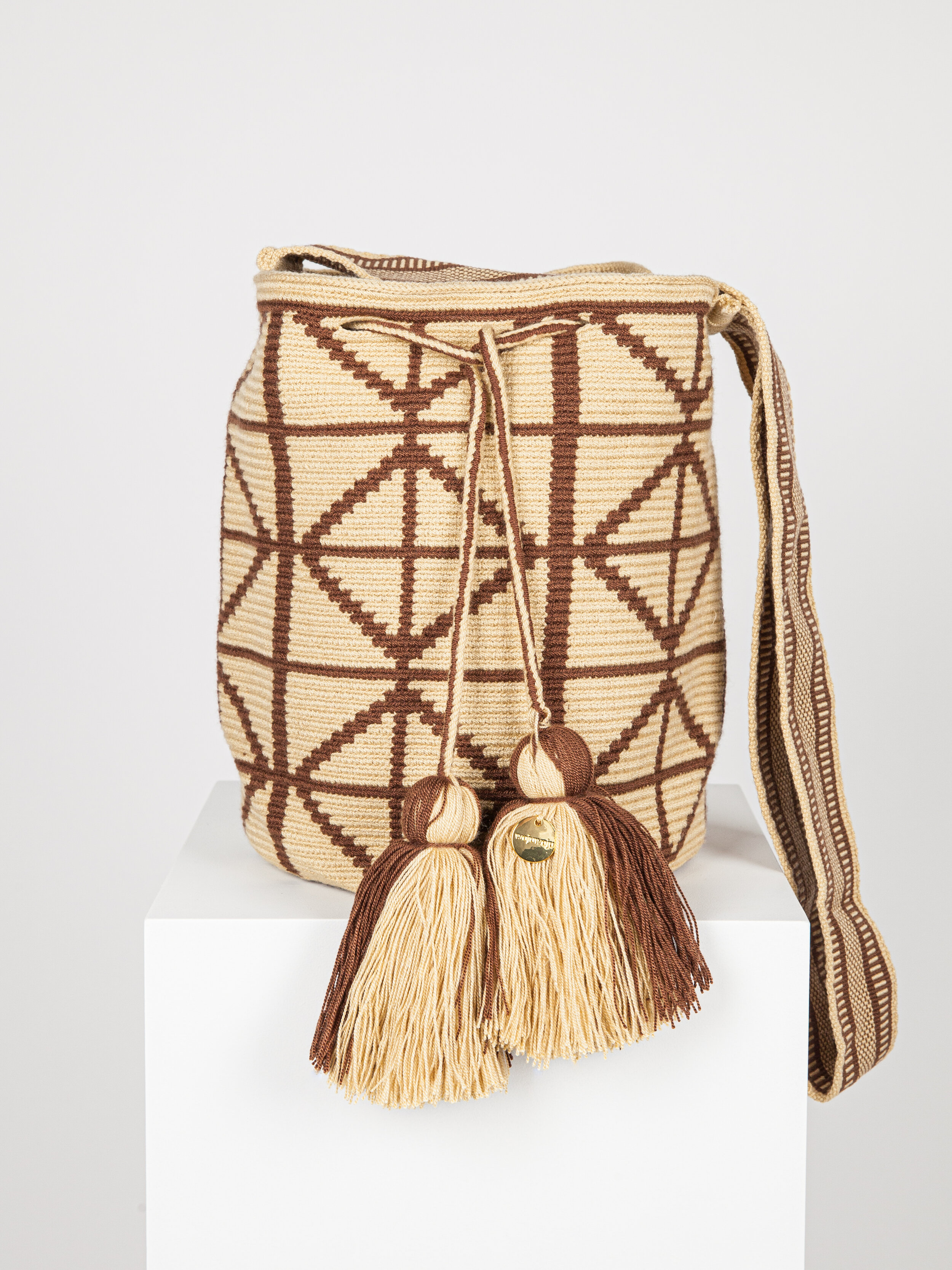 LARGE WAYUU PATTERNED BAG - BROWN 