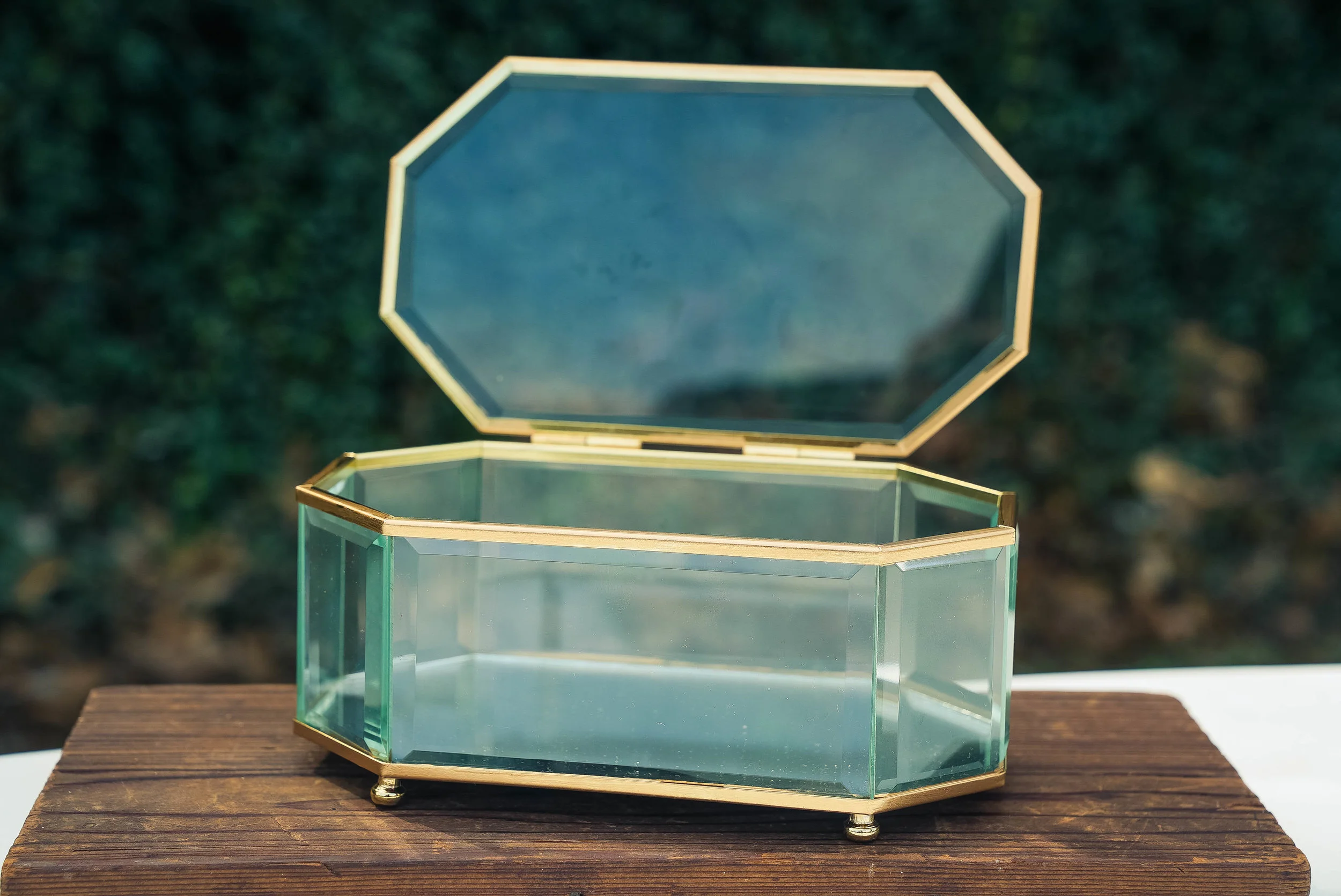 Octa Glass Box