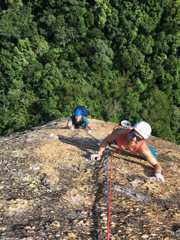 Guided multipitch climbing on Italianos com Secundo route in Rio de Janeiro