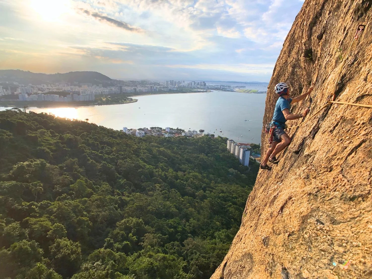 guided-rock-climbing-in-rio-de-janeiro-brazil.jpg