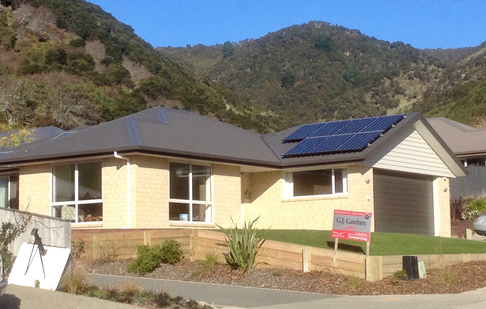 Gillespie - finished array on roof.jpg