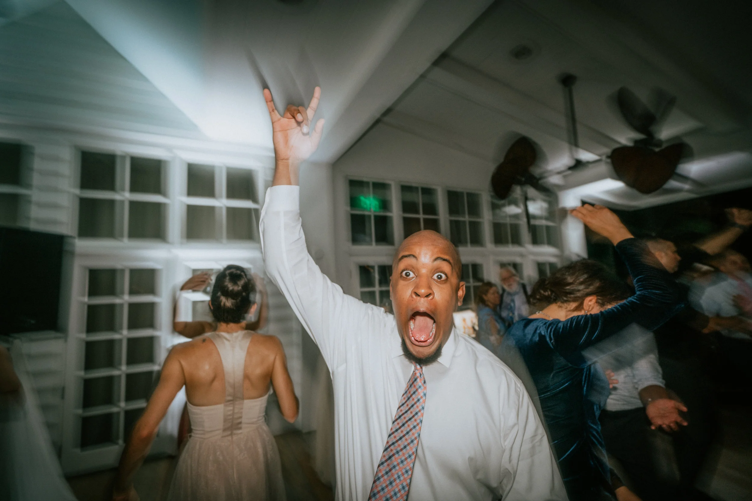 DJBJLIVE of ShutDownProductions killed the dancefloor with top level mixing. He’s featured on 99jamz often!