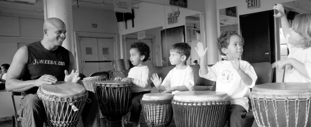 djoniba_kids_drumclass_bw.jpg