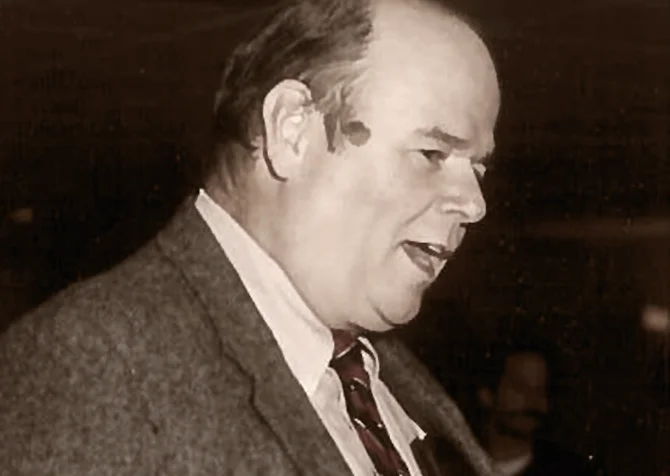 IN_MEMORIAM_Warren_bill_.jpg