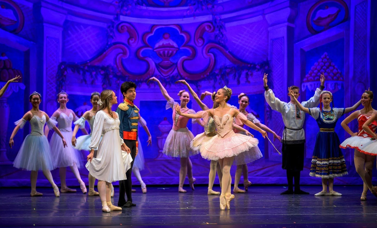 Over the weekend, the SPS community welcomed the holiday season at the Chapel of St. Peter and St. Paul and Memorial Hall. With readings, carols and hymns sung by the SPS Chapel Choir, the 55th Festival of Lessons and Carols brought voices together i