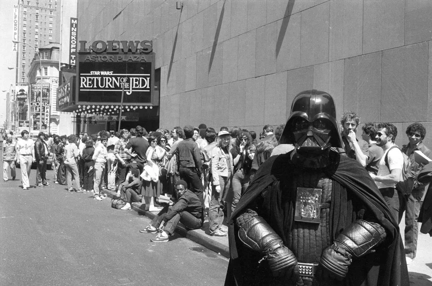 Star-Wars-Theater-Lines-Vintage-6.jpg