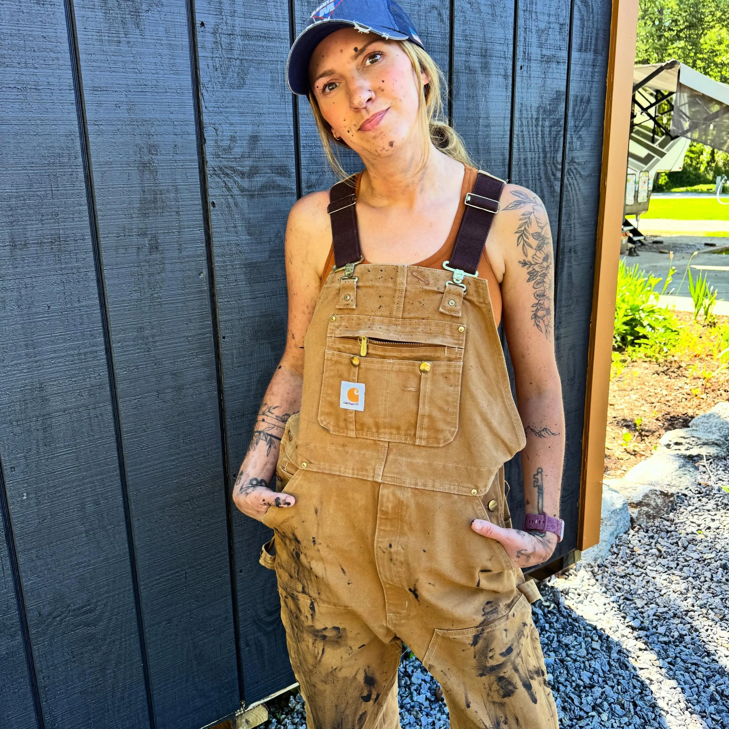 On Wednesday we wear bibs&hellip;.&amp; apparently have paint sprayers blow up in our face 🤎🖤 keeping life fun around here @carhartt @carharttwomen