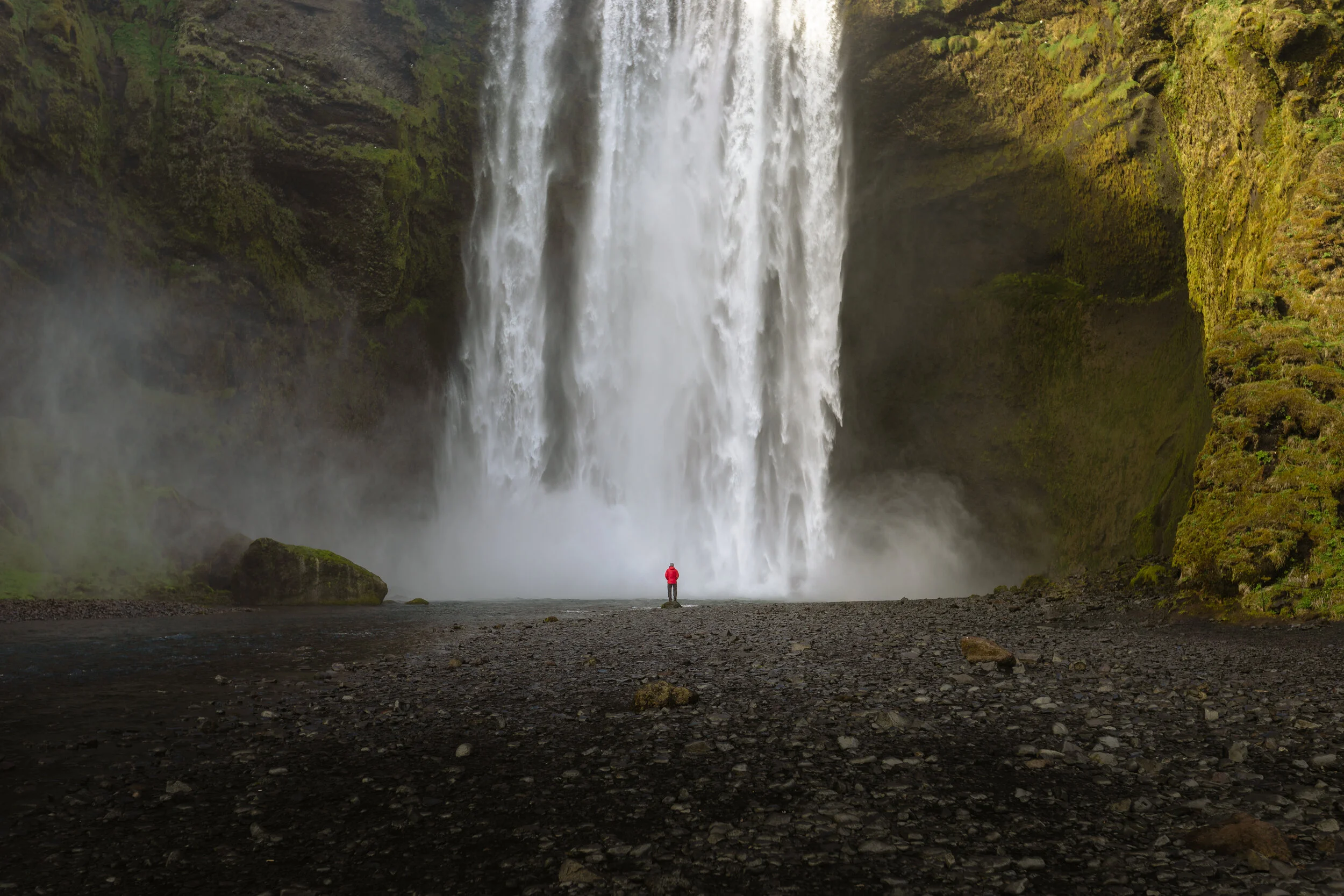 SkogaFoss Fall Red landscape (1 of 1).jpg