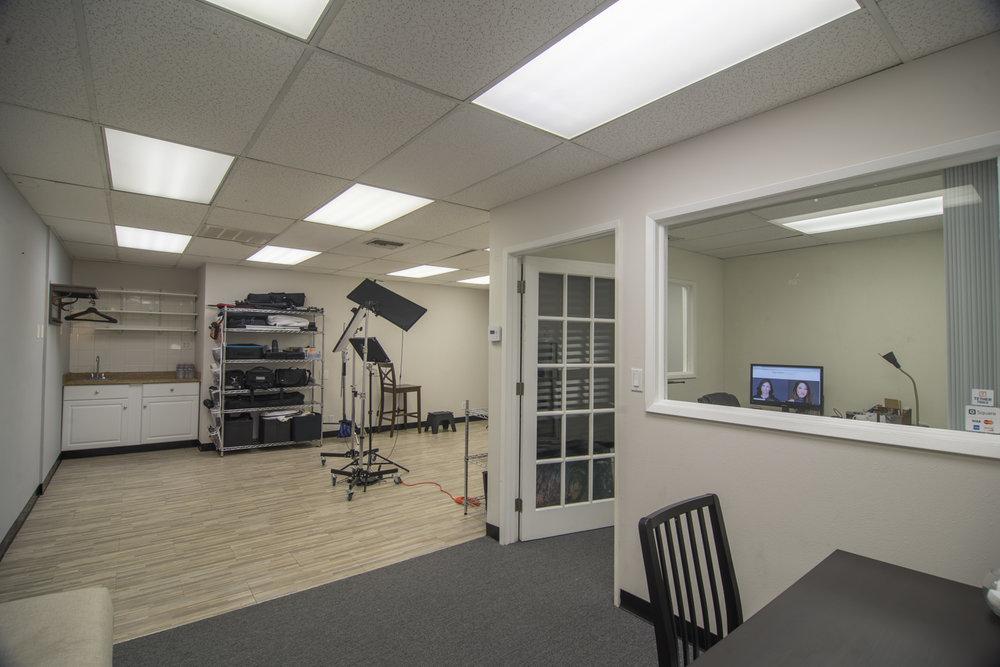 PhotoStudio (1).jpg
