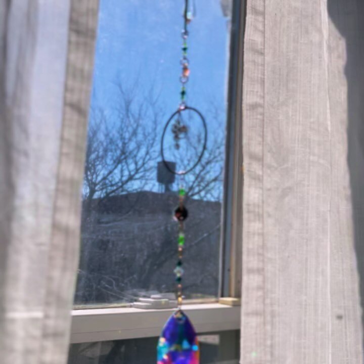 My movement and meditation space has been leveled up thanks to the talents of @carls_in_charge27 🌈 ✨ 

Thank you so much for sharing your vibrant energy and stellar creativity, this sun catcher is everything my tranquil little space needed 🙌 and th