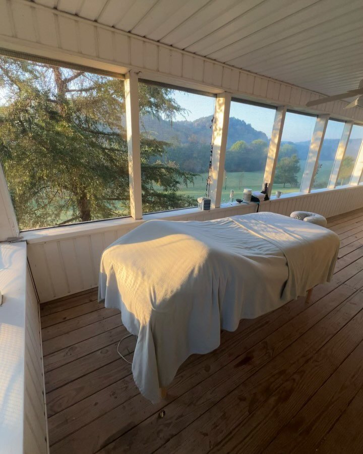 Beyond grateful to have shared a magical and healing weekend with @idylwildretreats ✨⛰️