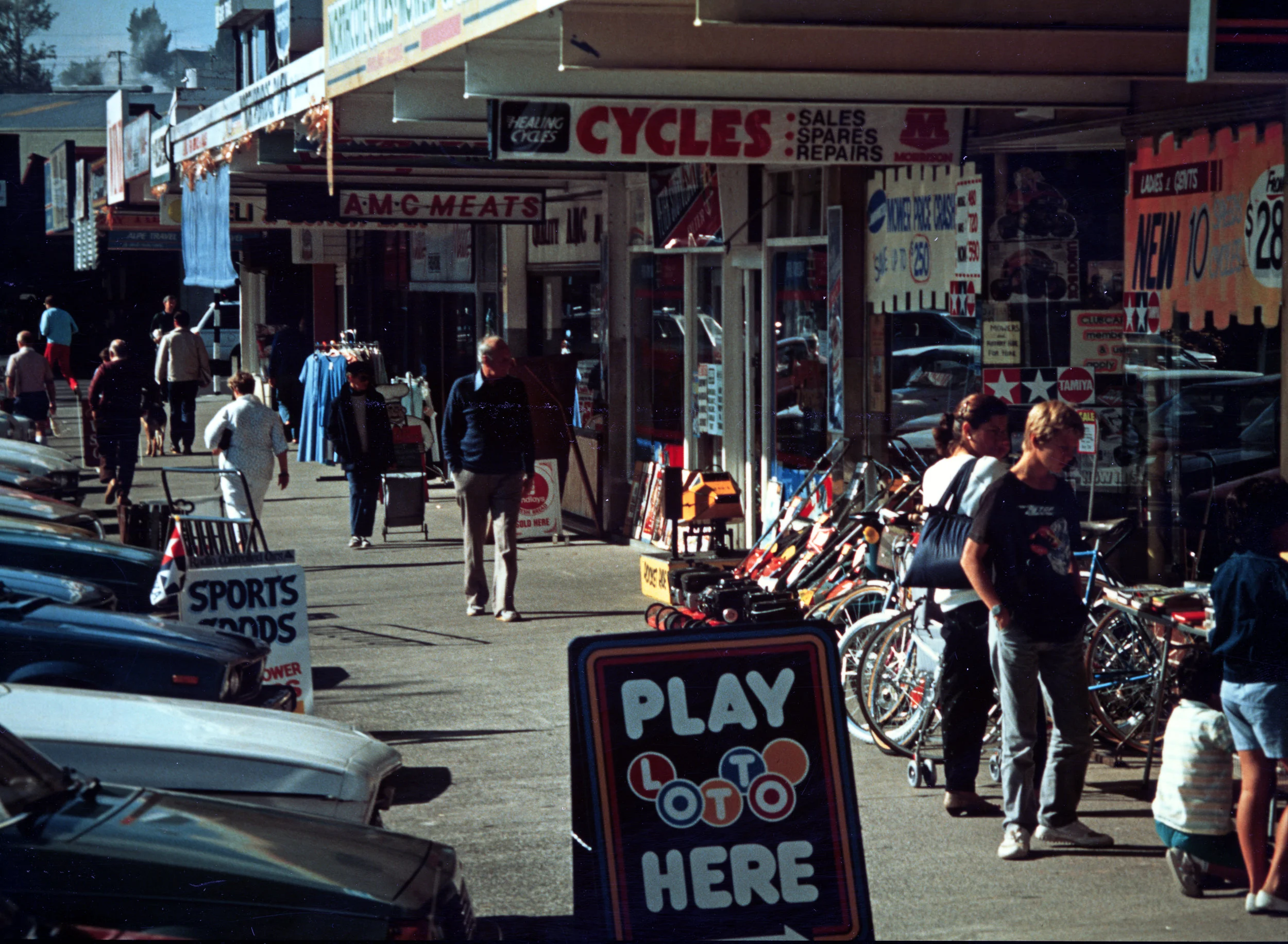 Locals browsing the shops on Pearn Crescent in the outdoor mall at Northcote Shopping Centre, 1988.