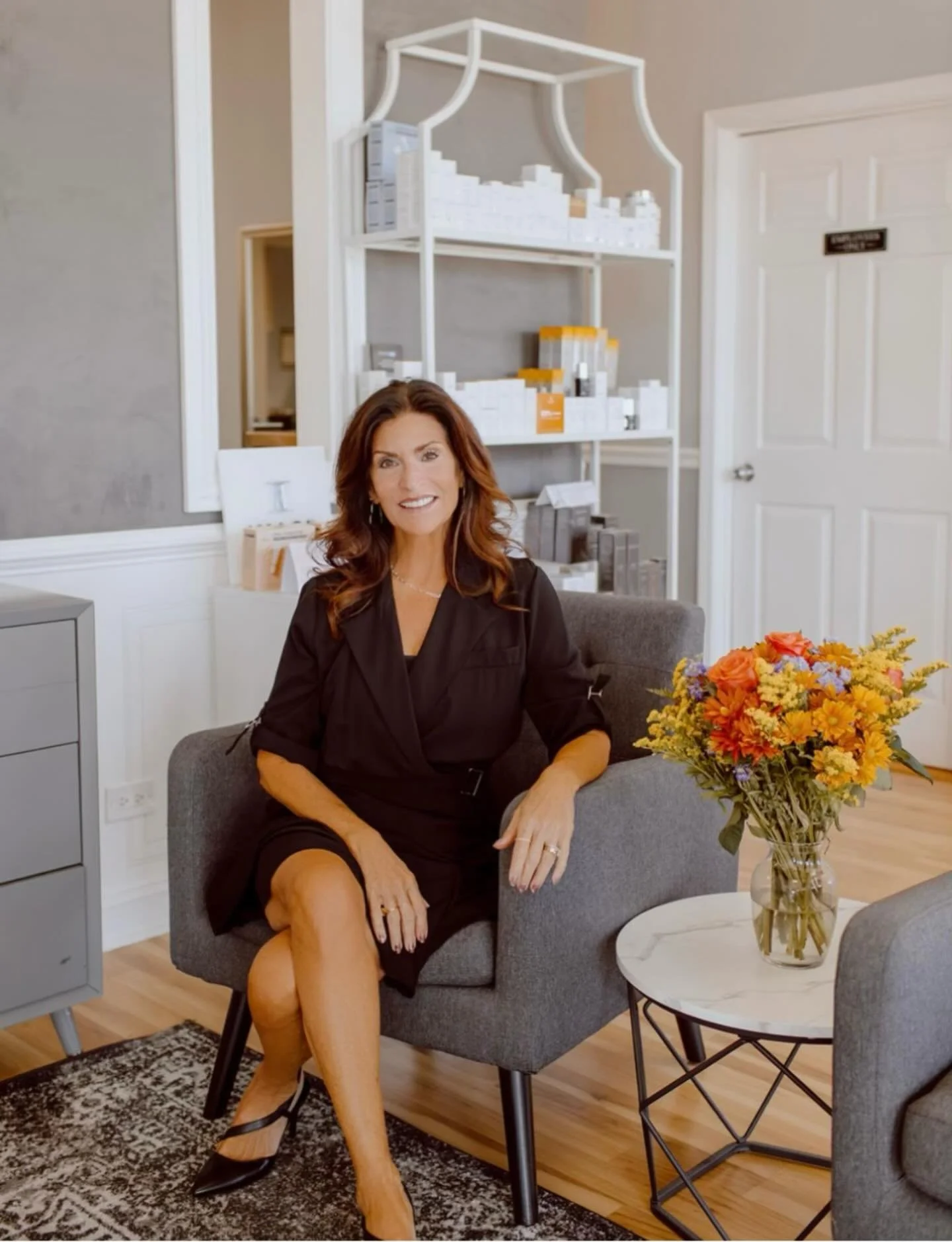 ✨ Meet Our Staff

Lynn, Stylist &amp; Colorist 

&bull; What inspired you to become a stylist?
I always loved doing hair, was inspired by my cousin who was an amazing stylist who owned several salons and always knew how to make people feel amazing.

