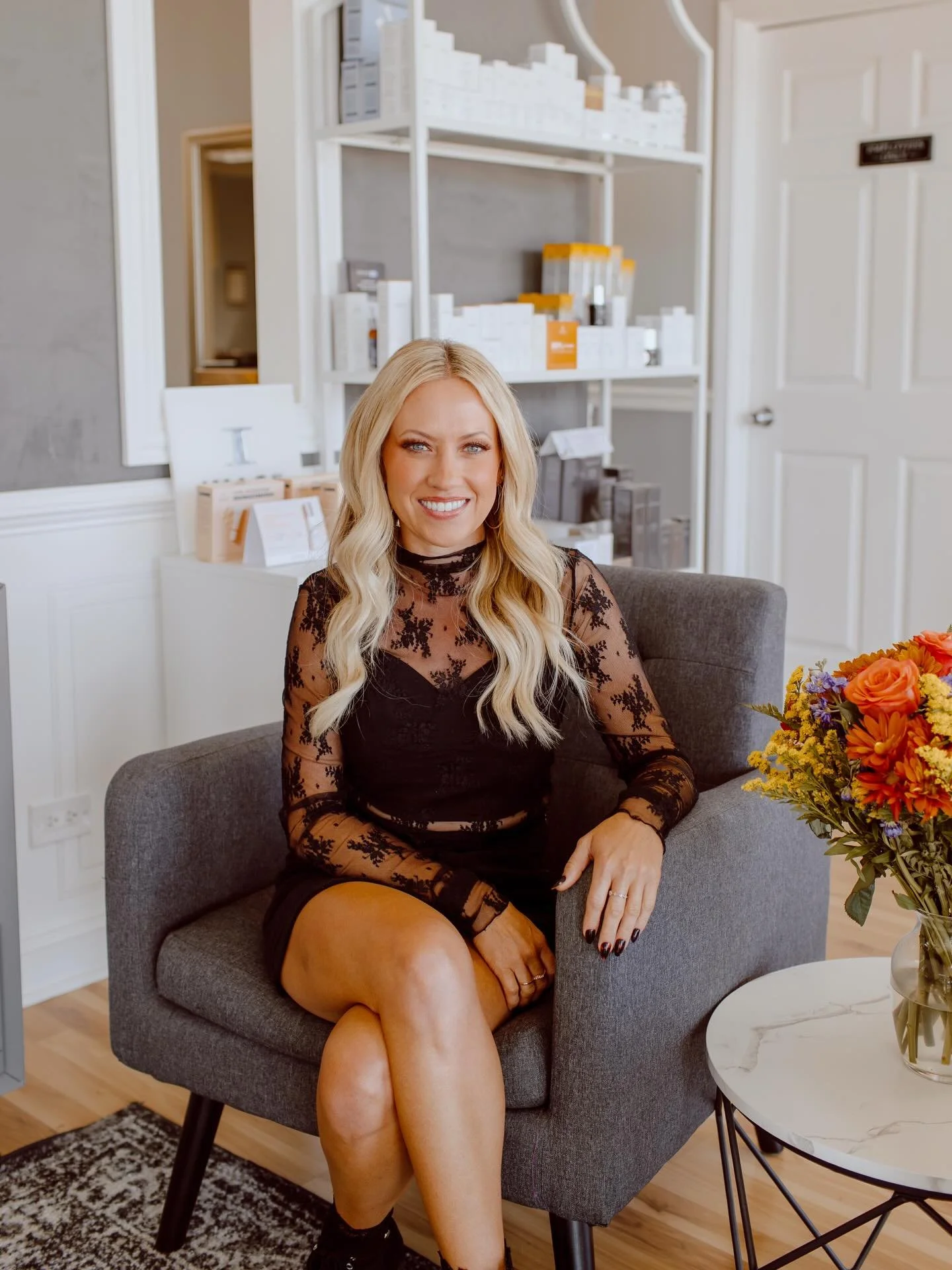 Meet Our Staff ✨

Name: Sarah z ____________________________________
Position / Services You provide: 
Hairstylist 
How long have you worked at Chic? 18 years ______________

⸻

1. Favorite Part of Working Here

What do you love most about being part