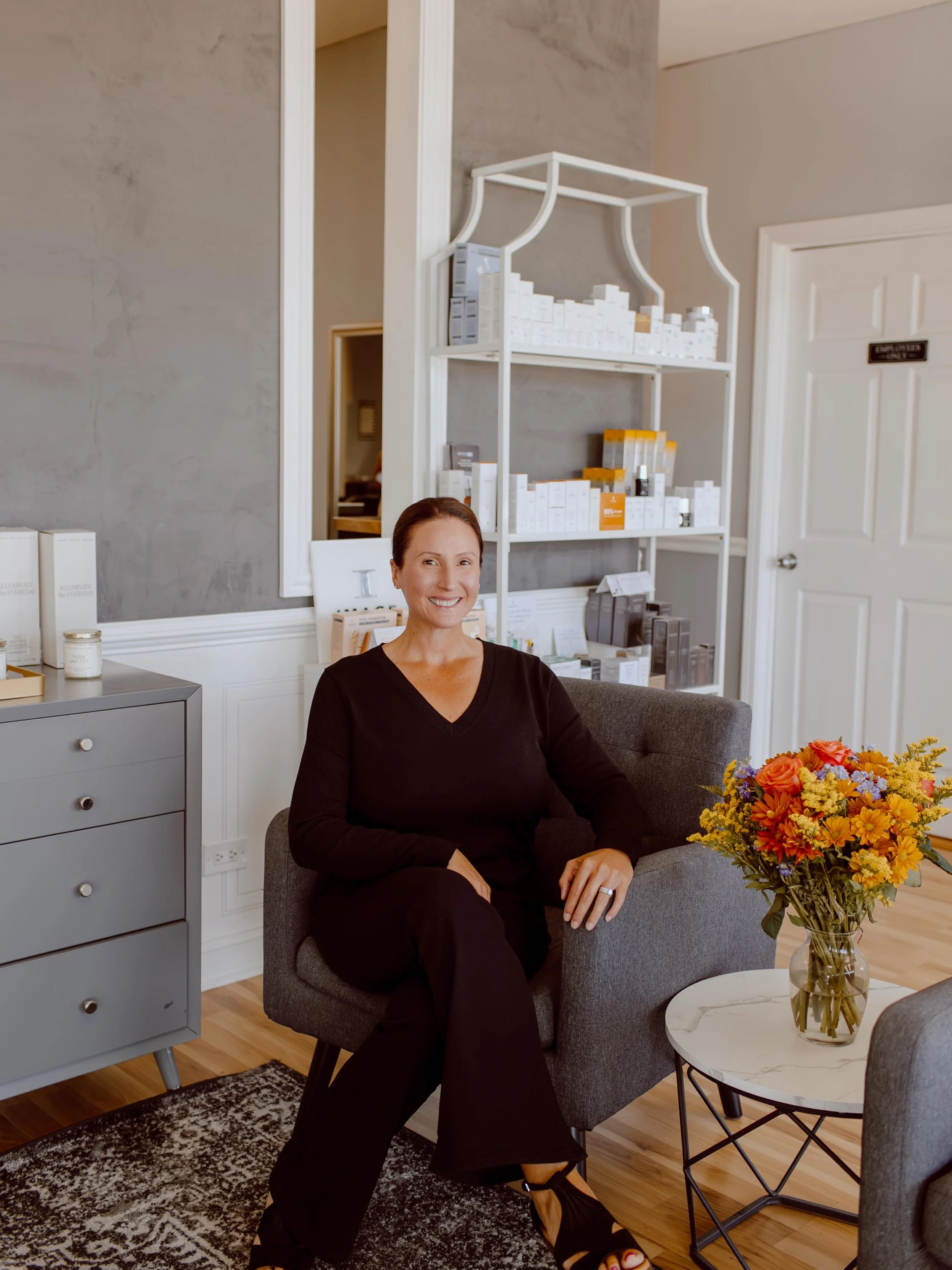 ✨Meet Our Staff✨

𝒩𝒾𝓀𝓀𝒾 𝑀𝒶𝓎 𝒞𝒶𝓅𝓊𝒶𝓃𝑜 - 𝒩𝒶𝓉𝒾ℴ𝓃𝒶𝓁𝓁𝓎 ℬℴ𝒶𝓇𝒹 𝒞ℯ𝓇𝓉𝒾𝒻𝒾ℯ𝒹 𝒶𝓃𝒹 ℒ𝒾𝒸ℯ𝓃𝓈ℯ𝒹 ℳ𝒶𝓈𝓈𝒶𝑔ℯ 𝒯𝒽ℯ𝓇𝒶𝓅𝒾𝓈𝓉 𝒶𝓃𝒹 𝐻𝑜𝓁𝒾𝓈𝓉𝒾𝒸 𝐻𝑒𝒶𝓁𝓉𝒽 𝒞𝑜𝒶𝒸𝒽. 

𝒯𝒽𝒾𝓈 𝒾𝓈 𝓂𝓎 26𝓉𝒽 𝓎ℯ𝒶𝓇 𝓌ℴ𝓇𝓀𝒾𝓃𝑔 