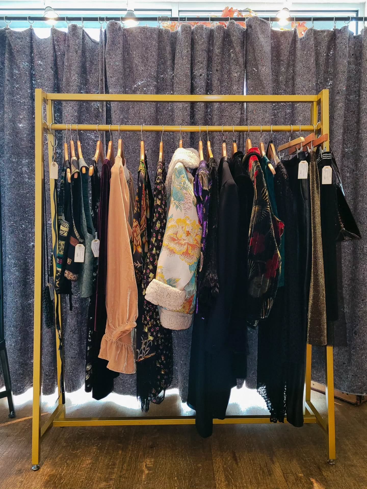 Favourite feature rack right now: dark florals, metallics, and velvet 🥀🤤

We're here 'til 6pm! 

Reminder, that we're open 12pm-4pm on Nov 11th for Remembrance Day.

#consignment #secondhand #usedclothing #kelowna #downtownkelowna #fallfashion #sty