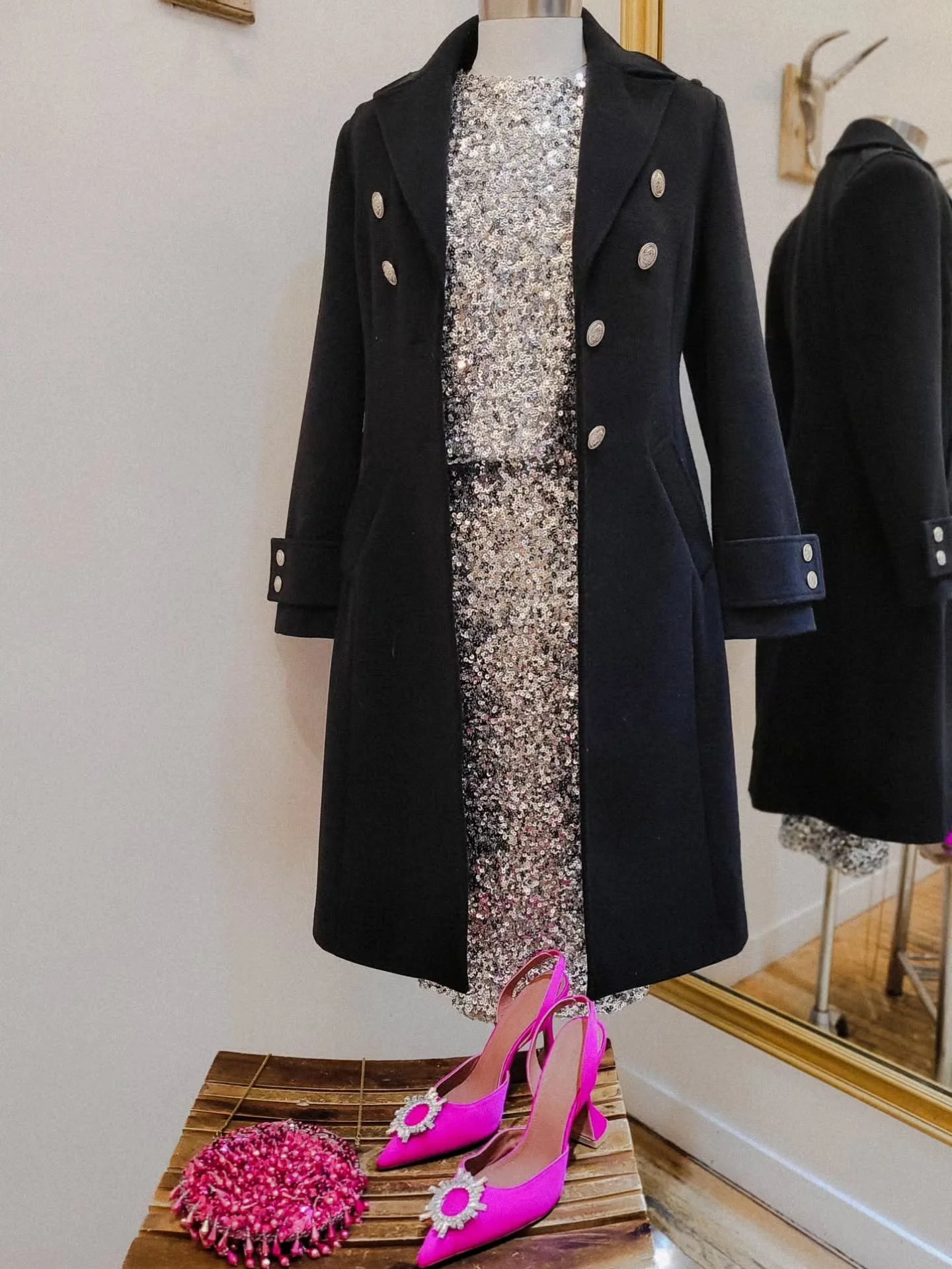 It's never too early to find your holiday party outfit! Come get bedazzled with us (or find the right pair of Docs for your alt look!) 🥂 

#holidaypartyseason #holidaypartydress #sequins #sparkleseason #newyearsparty #outfitinspiration #outﬁtinspo #