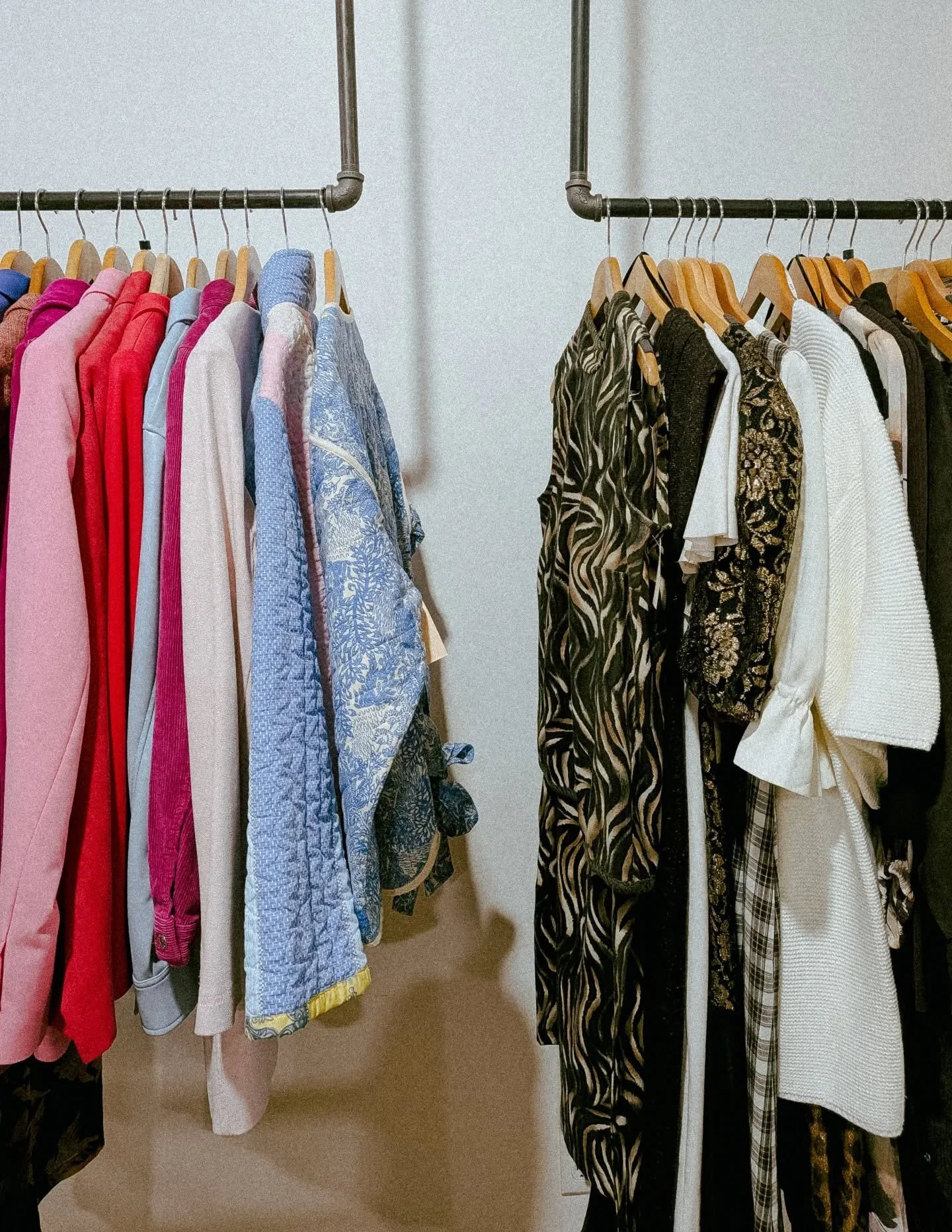 Spring is just around the corner (have we even had winter??).

In the store, you'll find the wall racks in new colour combinations, sandals on display, and new racks for linens and cute mini dresses 🌷🌼 🌱

Come have fun with us!

#consignment #getf