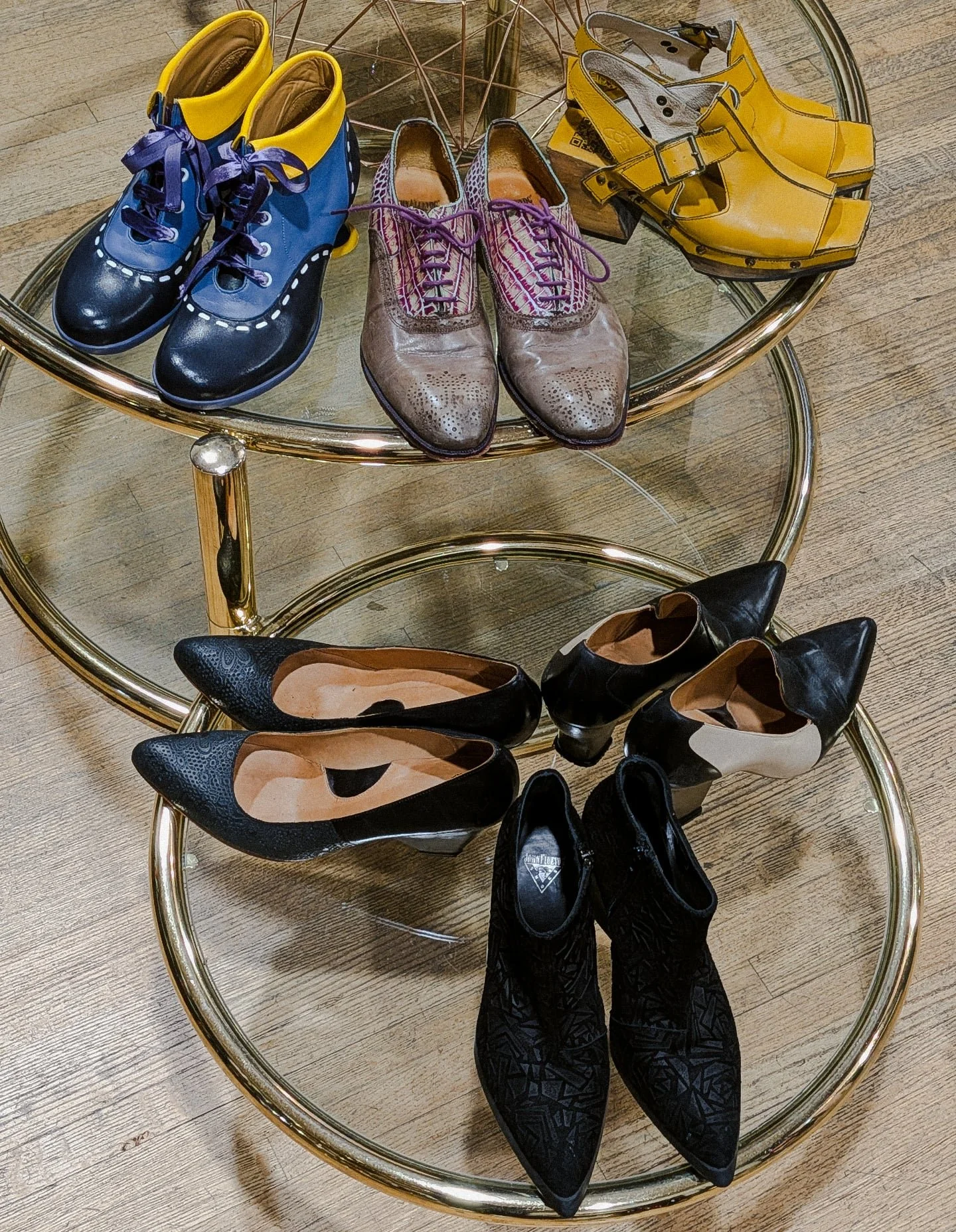 Can a person have too many pairs of Fluevogs? Asking for a friend 🛍️🤔

#fluevog #consignment #secondhand #getfrocked