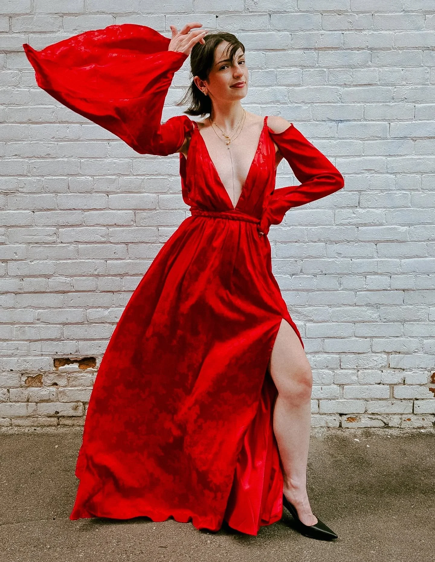 Living in a fantasy world💃

DRESS
Alamour the Label red satin maxi dress NWT

Size XS

$300

NECKLACES
Anne-Marie Chagnon from @shopfunktional

#consignment #secondhand #usedclothing #kelowna