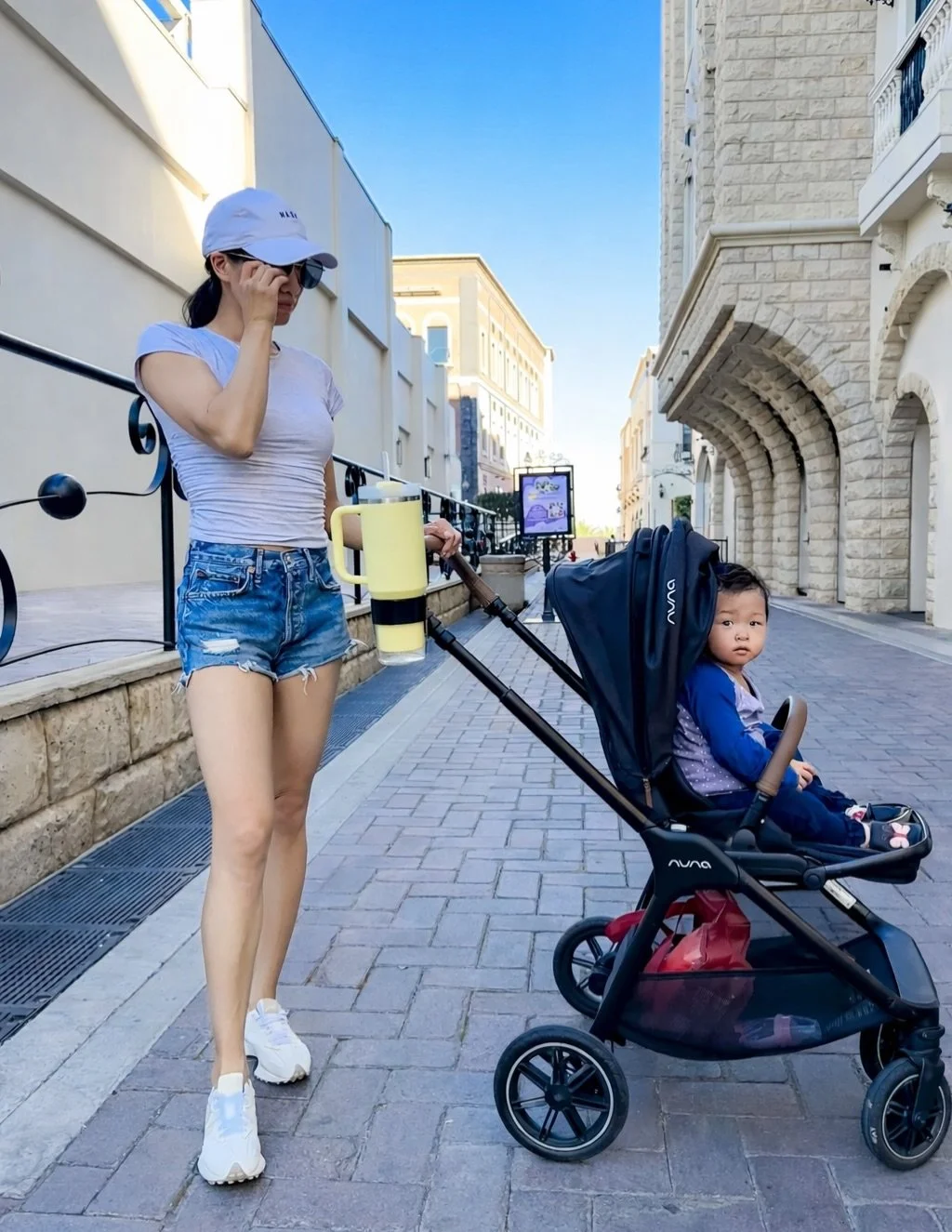 Life is busyyy chasing after a toddler and keeping track of allll the things 😅 here&rsquo;s some of essentials that make my life a tad bit easier as a toddler mom 👧 
&bull; Comfy sneakers (constantly running around trying to keep up with a tiny hum