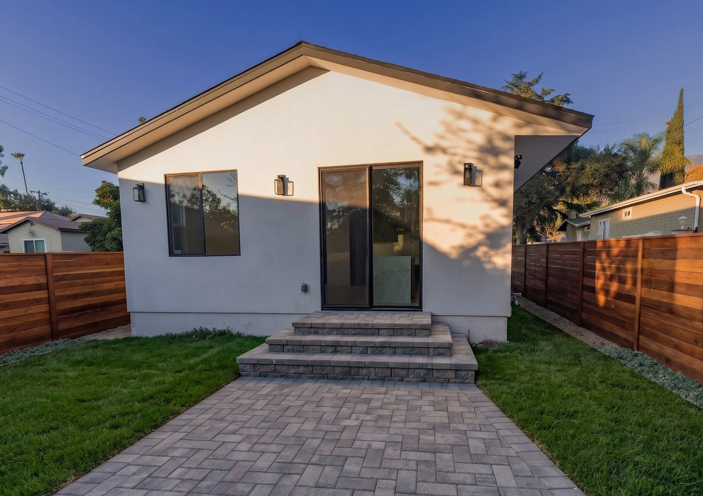 ALTADENA EXTERIOR.jpeg