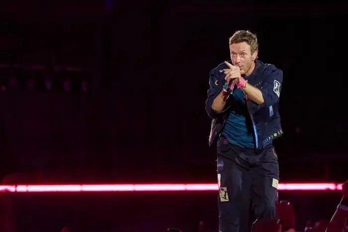 The Coldplay Kiss Cam clip made me wince. But I watched it anyway.