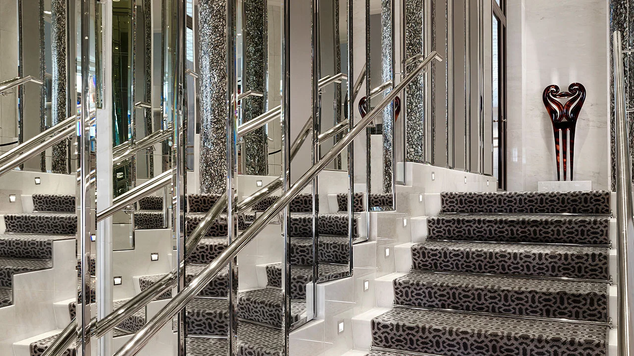 Park-Hyatt-Vienna-P109-Pearl-Bar-Staircase-1280x720.jpg