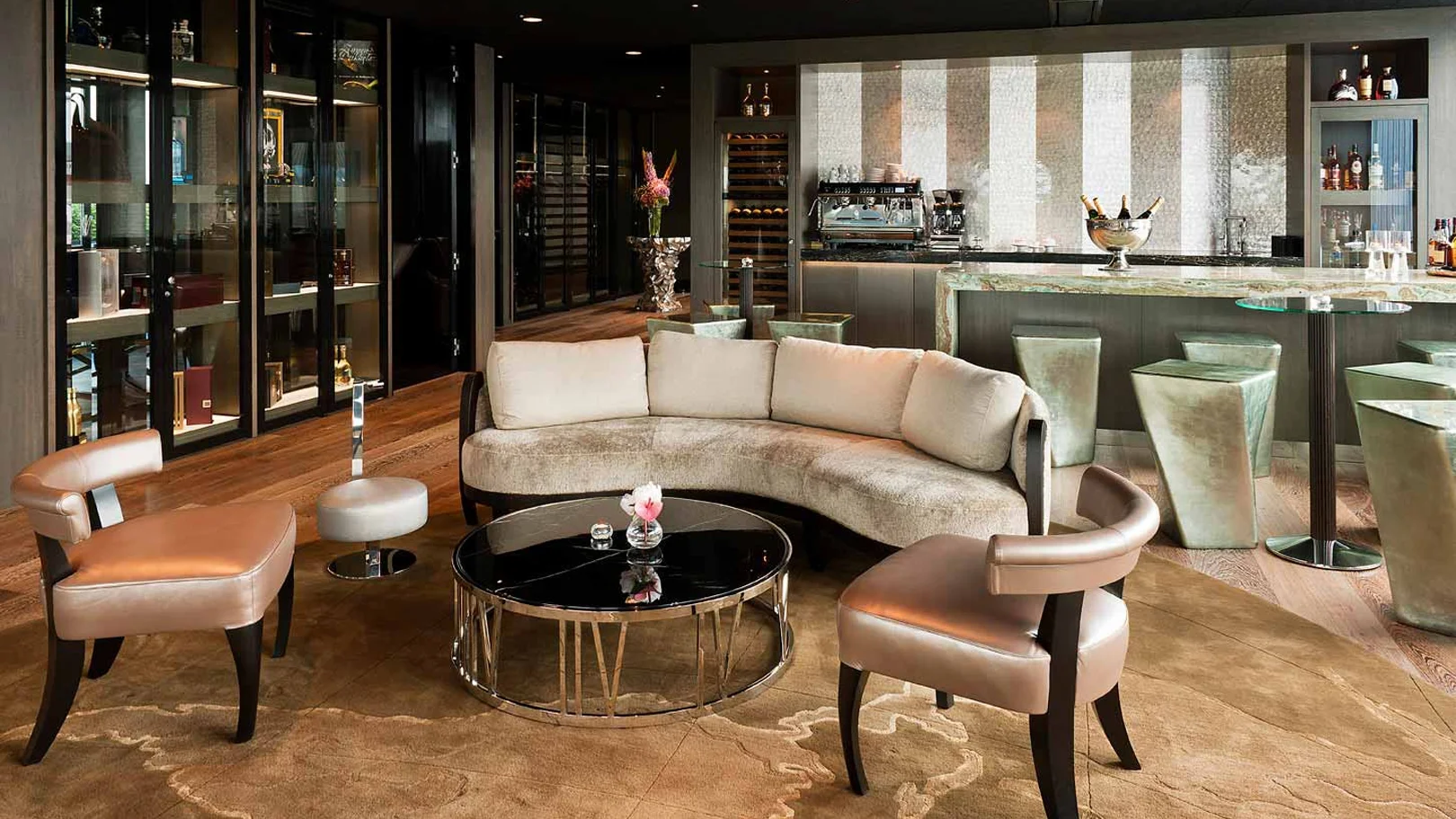 Lounge-2.jpg