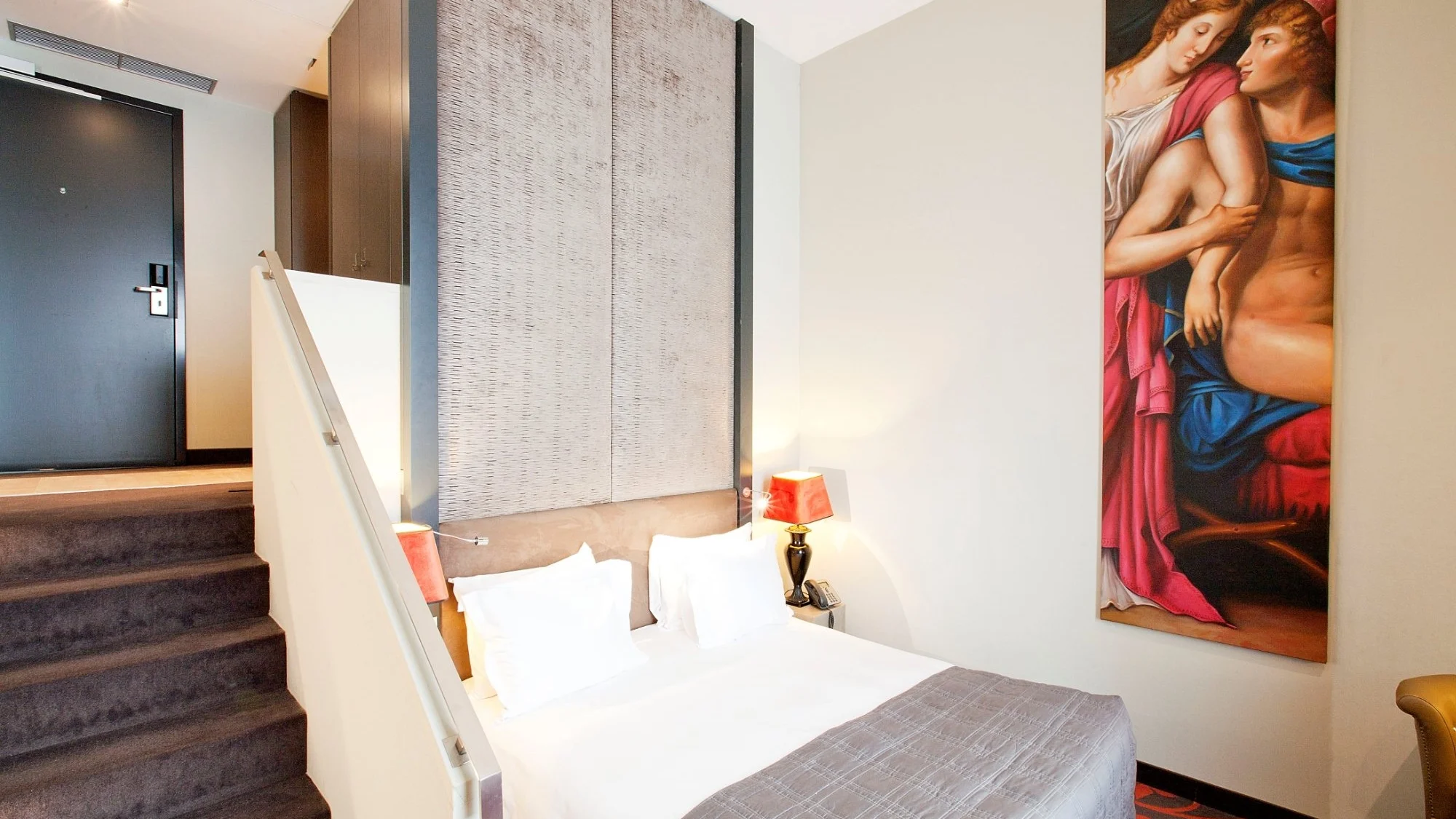 room-loft.jpg