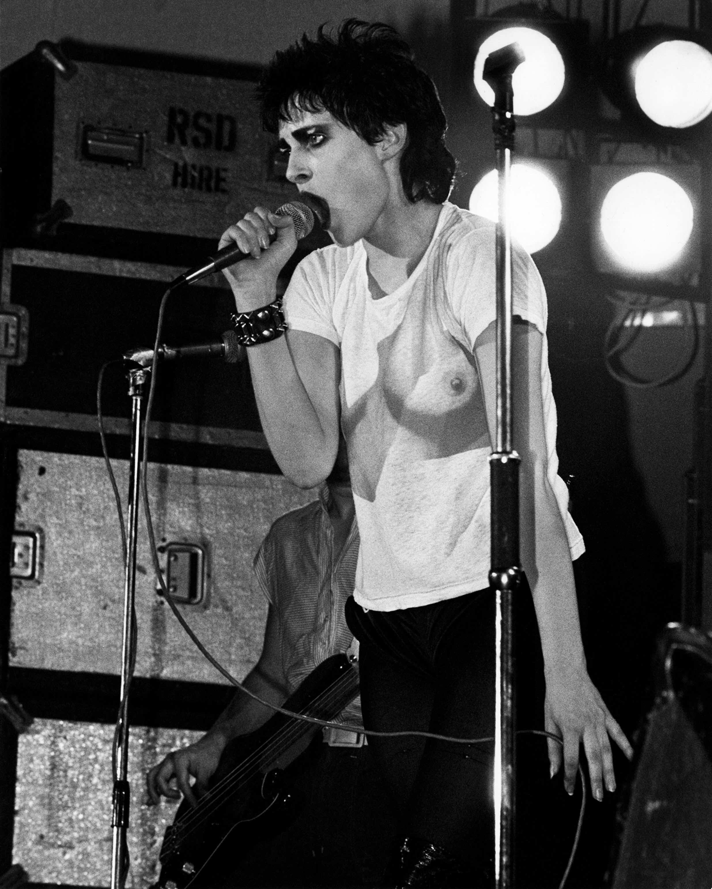 Siouxsie Sioux live at The 100 Club, London, 1977