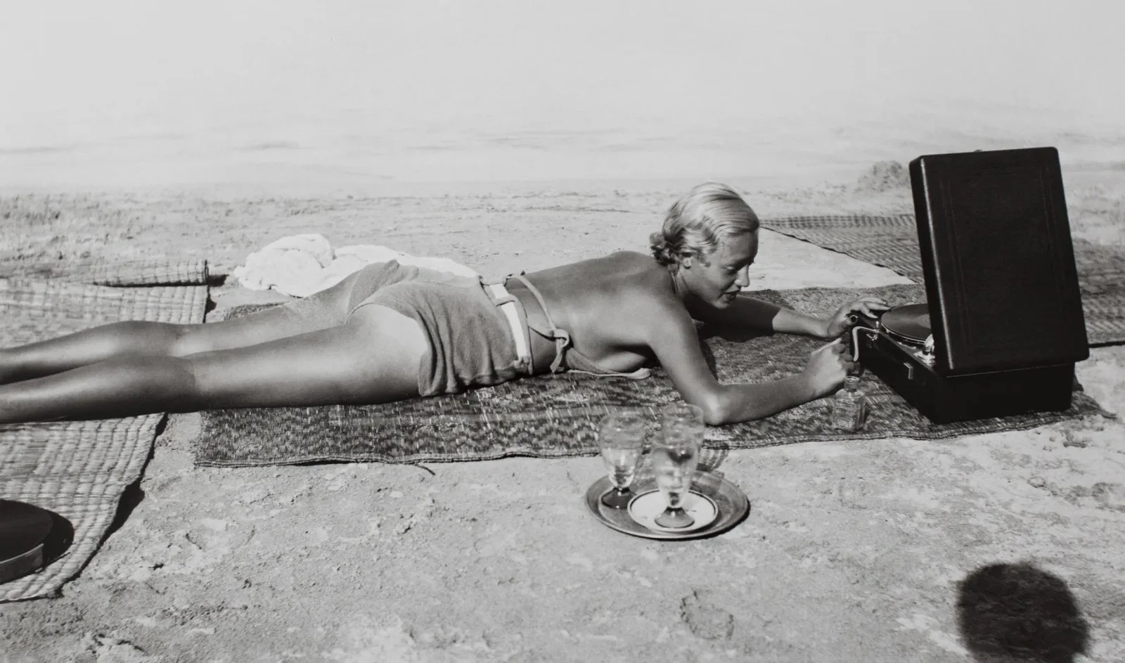 michaelhoppengallery-jacques-henri-lartigue-chou-valton-garoupe-beach-cap-d-antibes-july-1932.jpeg