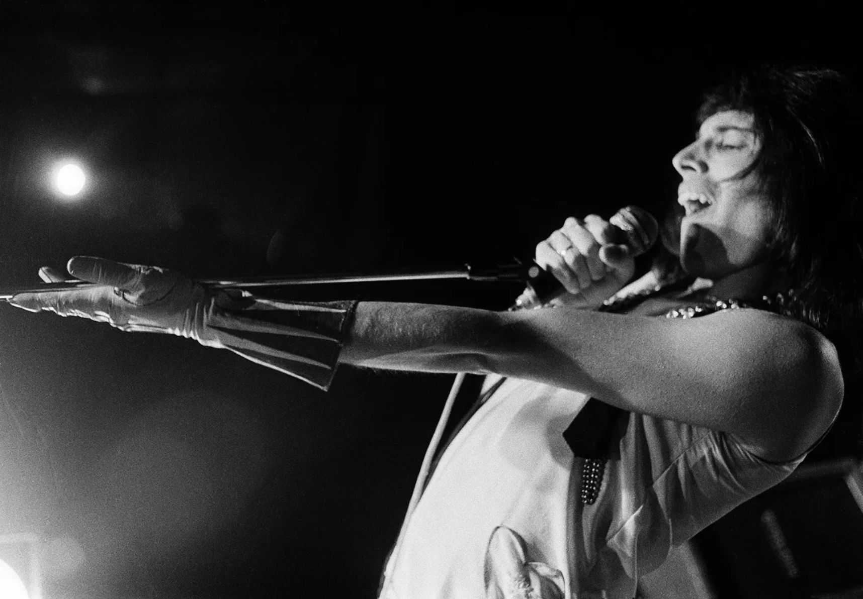 Freddie Mercury, Queen, 1973 by Michael Putland