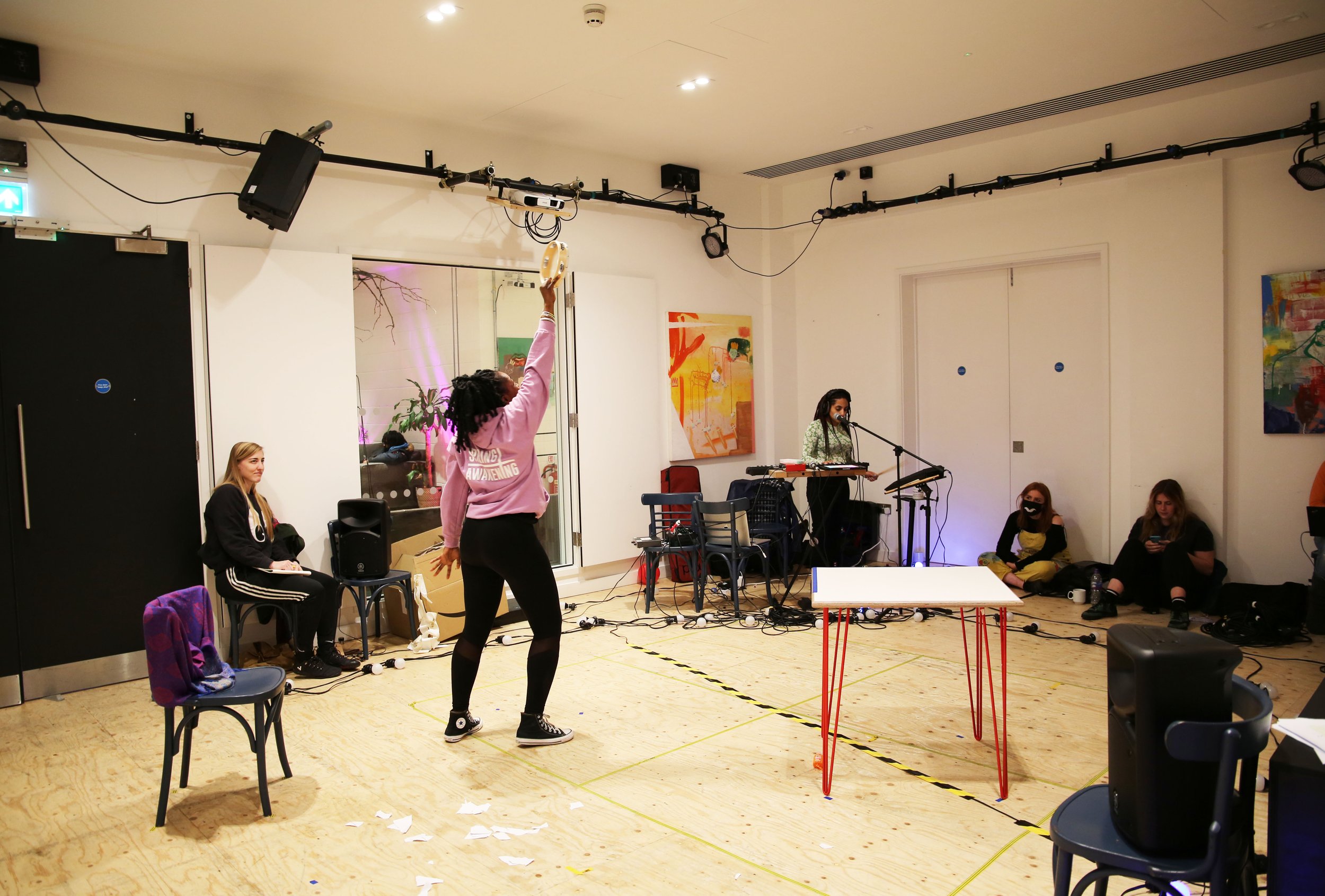 Boundless Theatre rehearse for their tour 