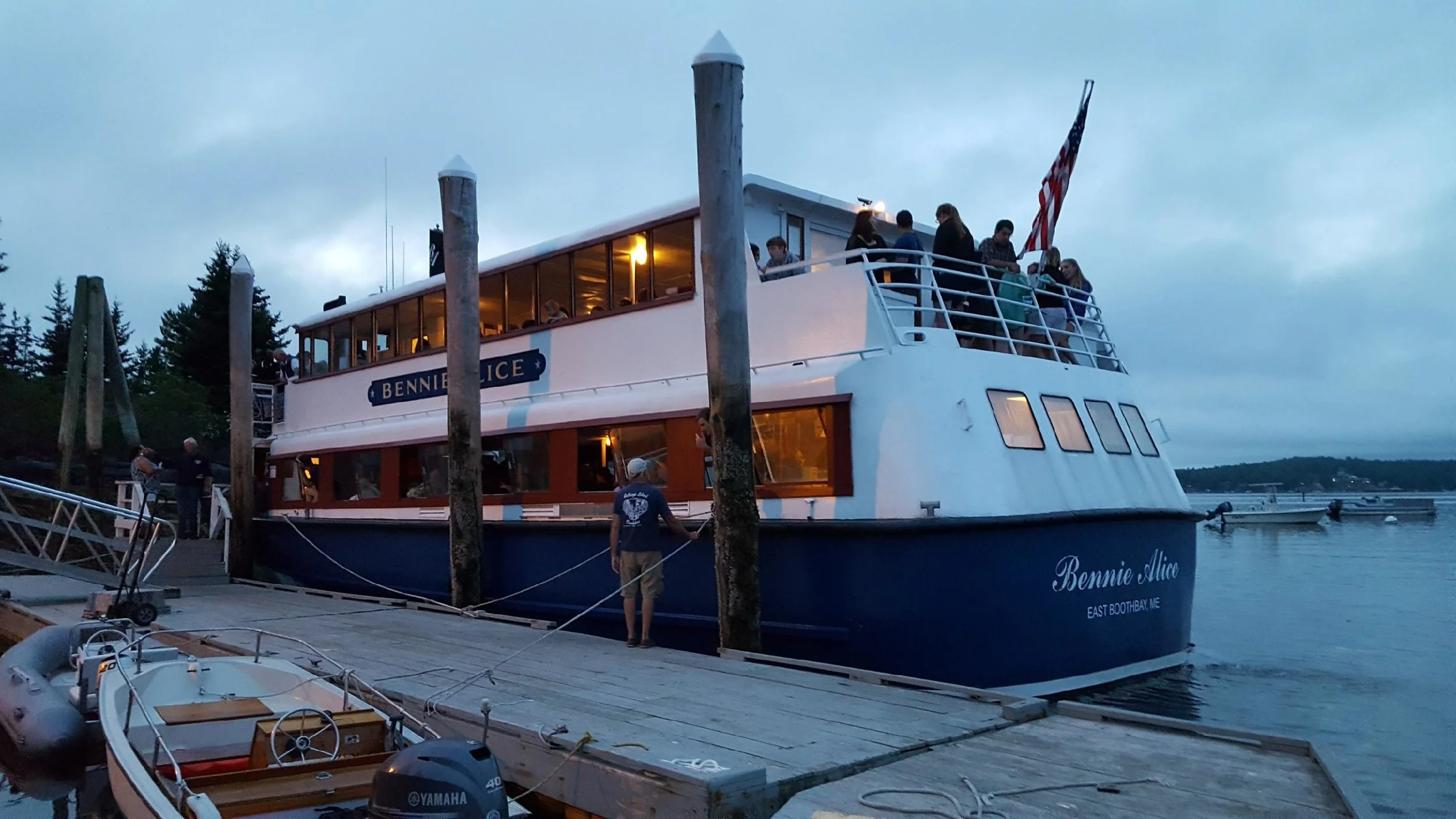 Gallery — Cabbage Island Clambakes