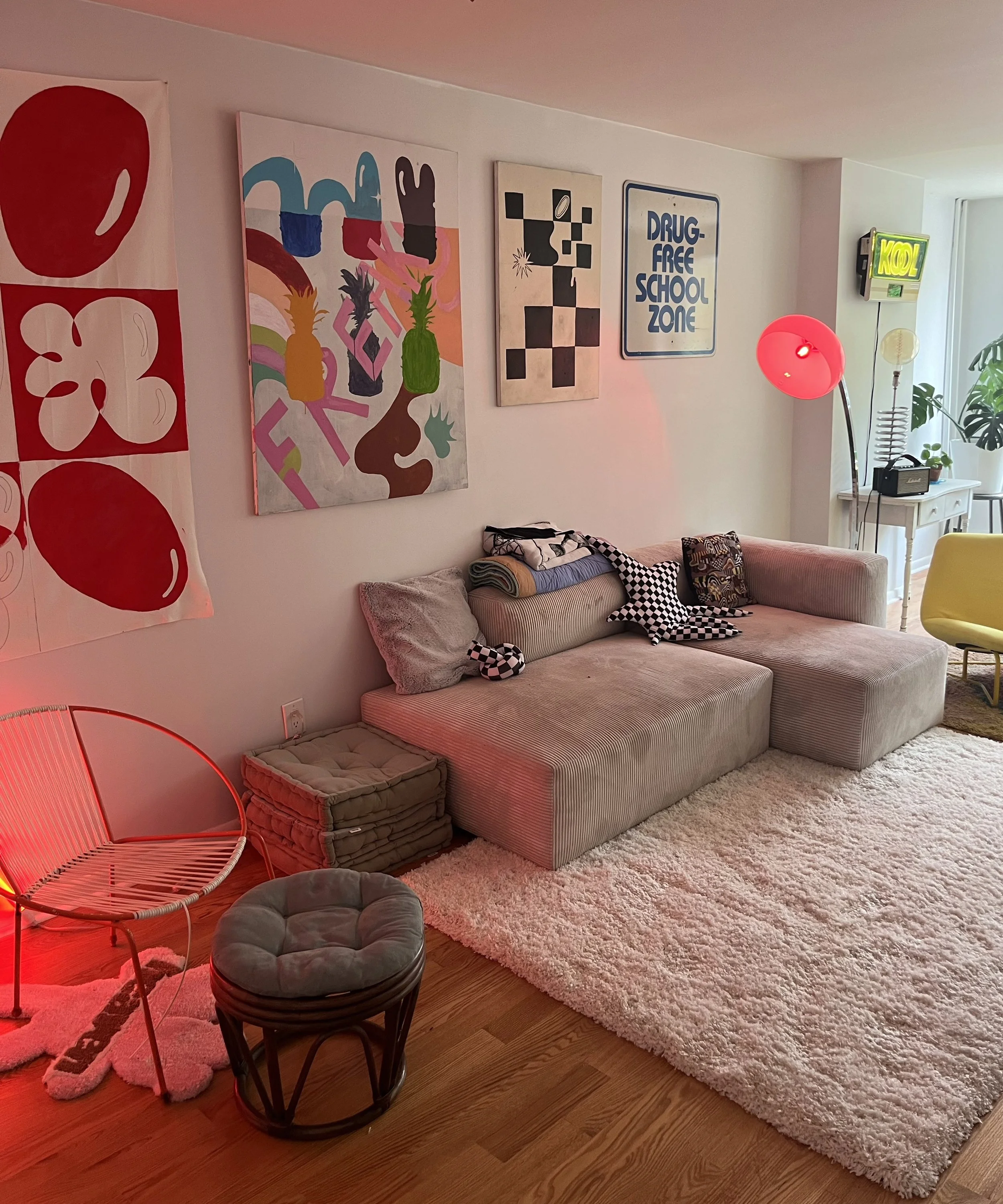  East Passyunk House for Rent, June sublet, July &amp; August 2026 full house rental. Lovely neighborhood, fully furnished. Located close to public transportation. Safe, cute, lively area.   Full house in July &amp; August is $2000 + utilities.   1 r