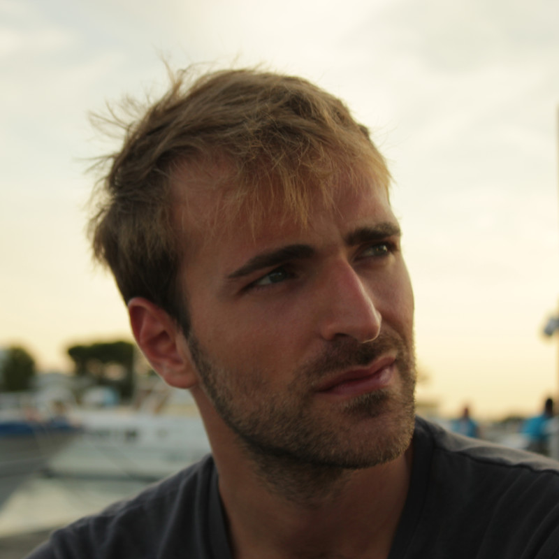 Headshot 42e33723c3-headshot.jpg