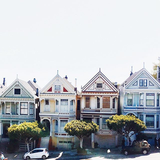 The Painted Ladies are beautiful! Love the architecture 🏡🏘🏡