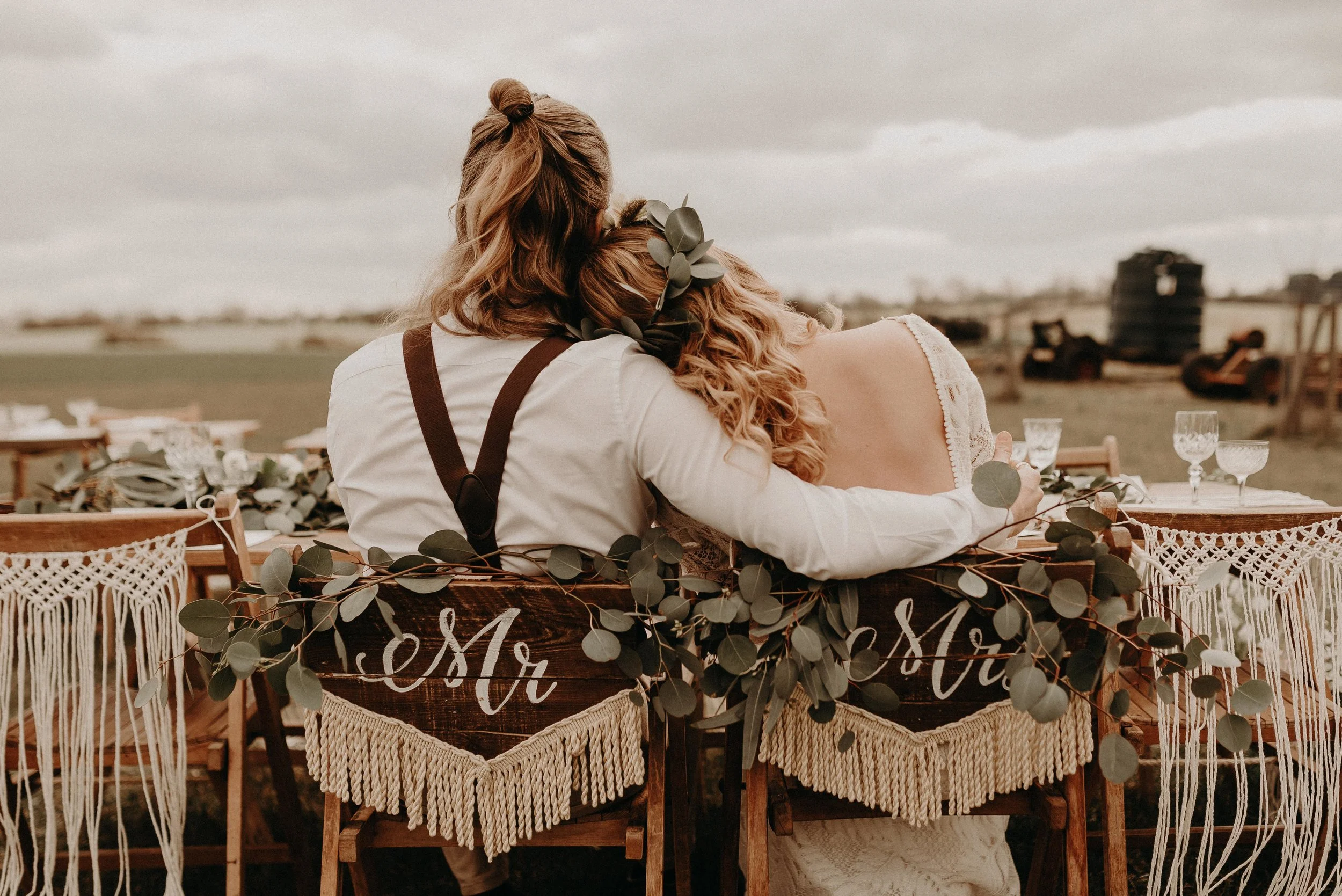 Boho outdoor wedding styled shoot. Image by Kelsie Lowe Photography