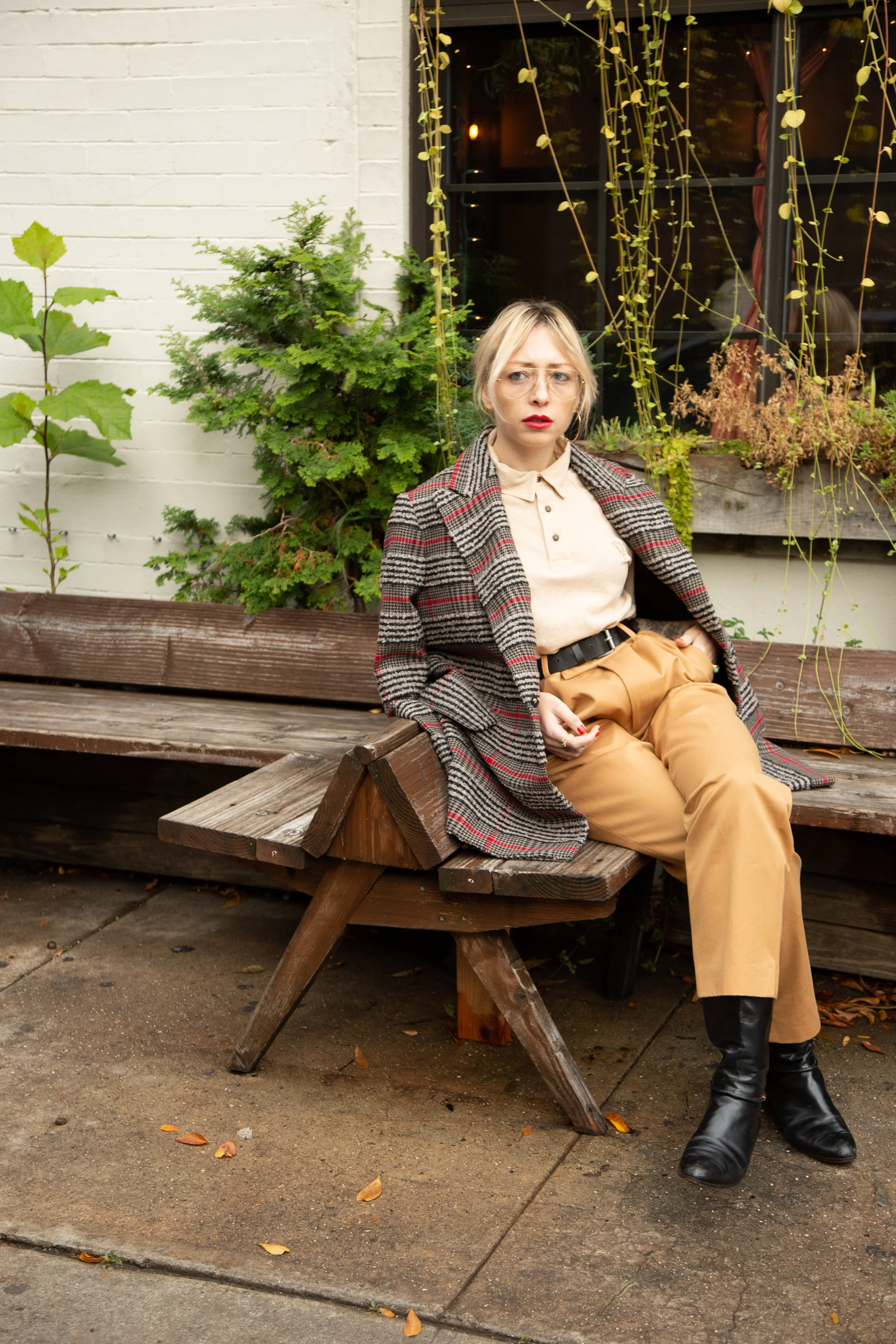 Ph@caspertelly-Stylist@dartakaleja-Makeupandhairstylist@anngior-SheEmyVenturini@ipsilonparis-Production@pausefashionhub-Pants@whymaydinchyna-T-Shirt@lalf-Coat@_pixiewontplay-Look005-C.jpg