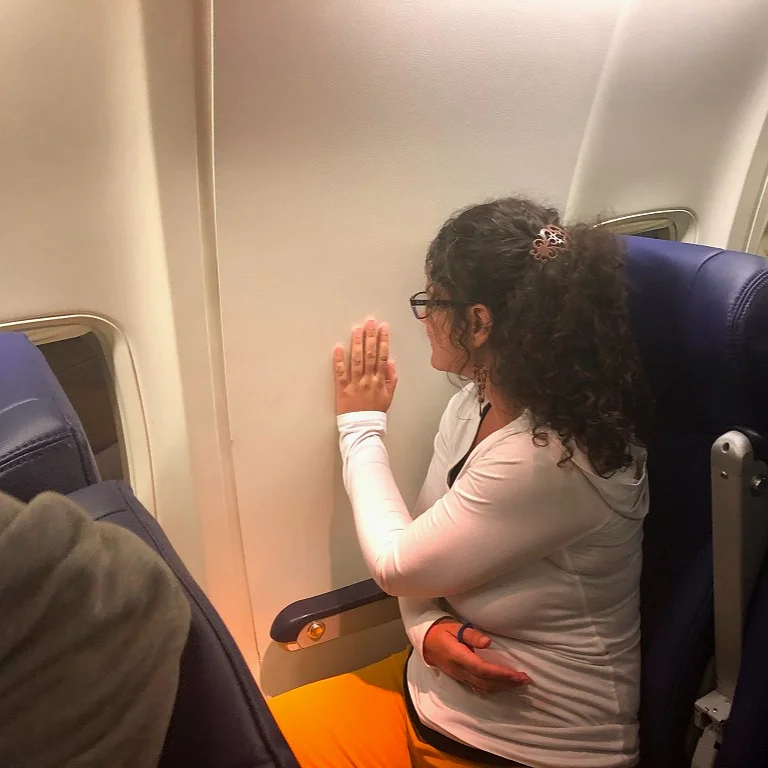 On our way back from Birdies and Butterflies Chelsea discovered that her window seat wasn’t all it was promised to be! She chose humor as well!