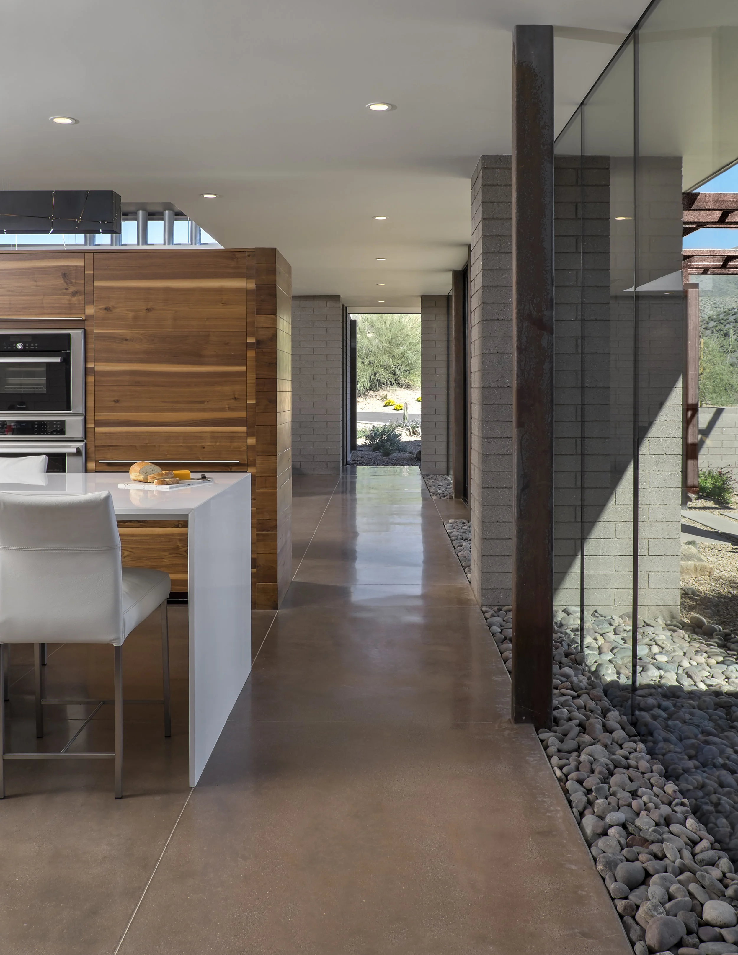 0005 - Kitchen Hallway.jpg