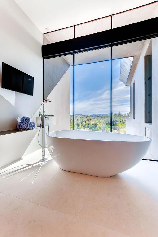 0030 - Master Bath Tub.jpg